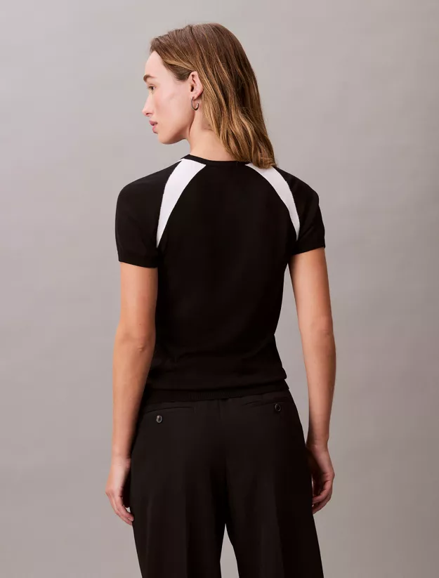 Contrast Logo Graphic Slim T-Shirt