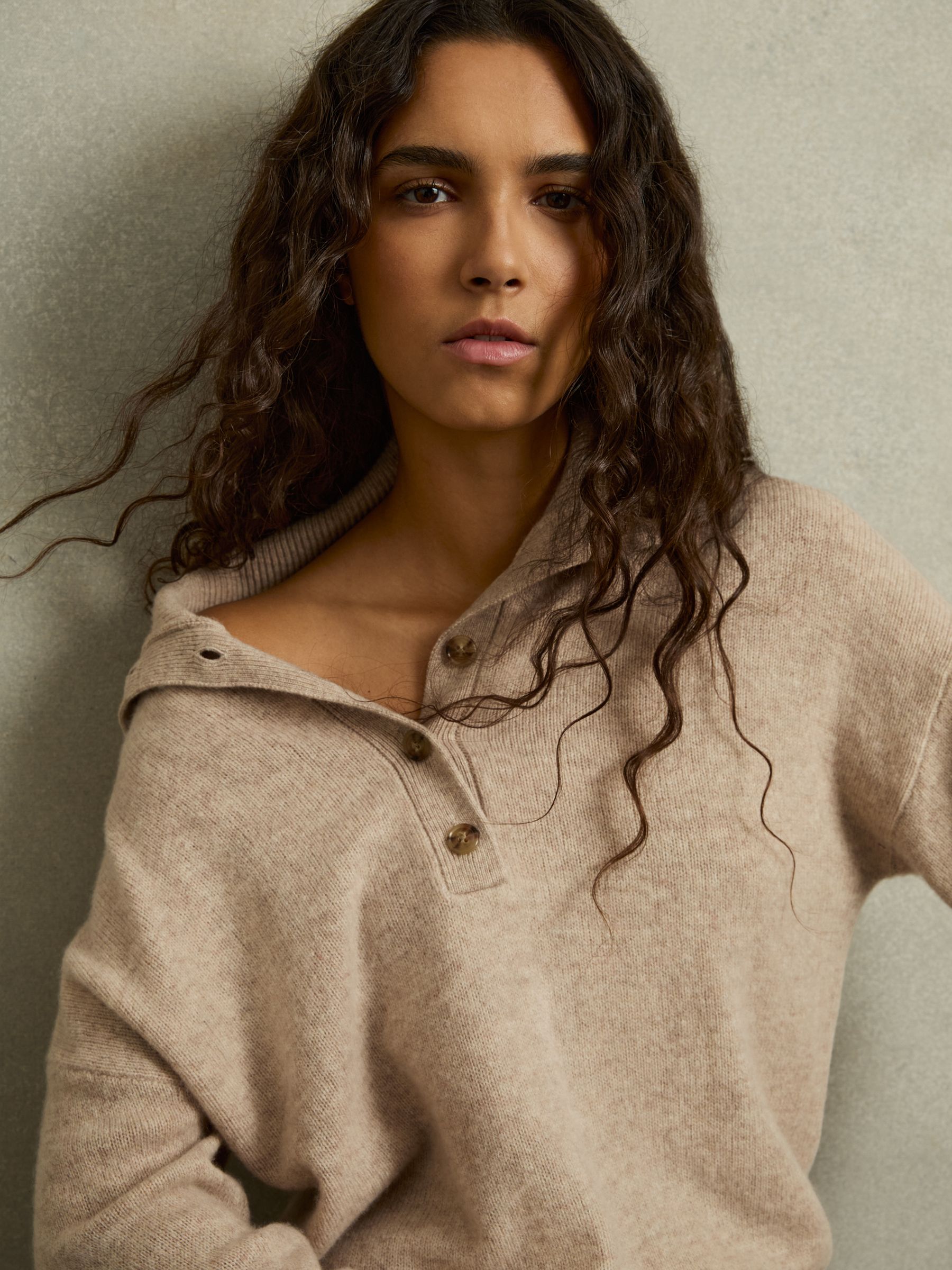 Wool-Cashmere Open-Neck Jumper in Neutral