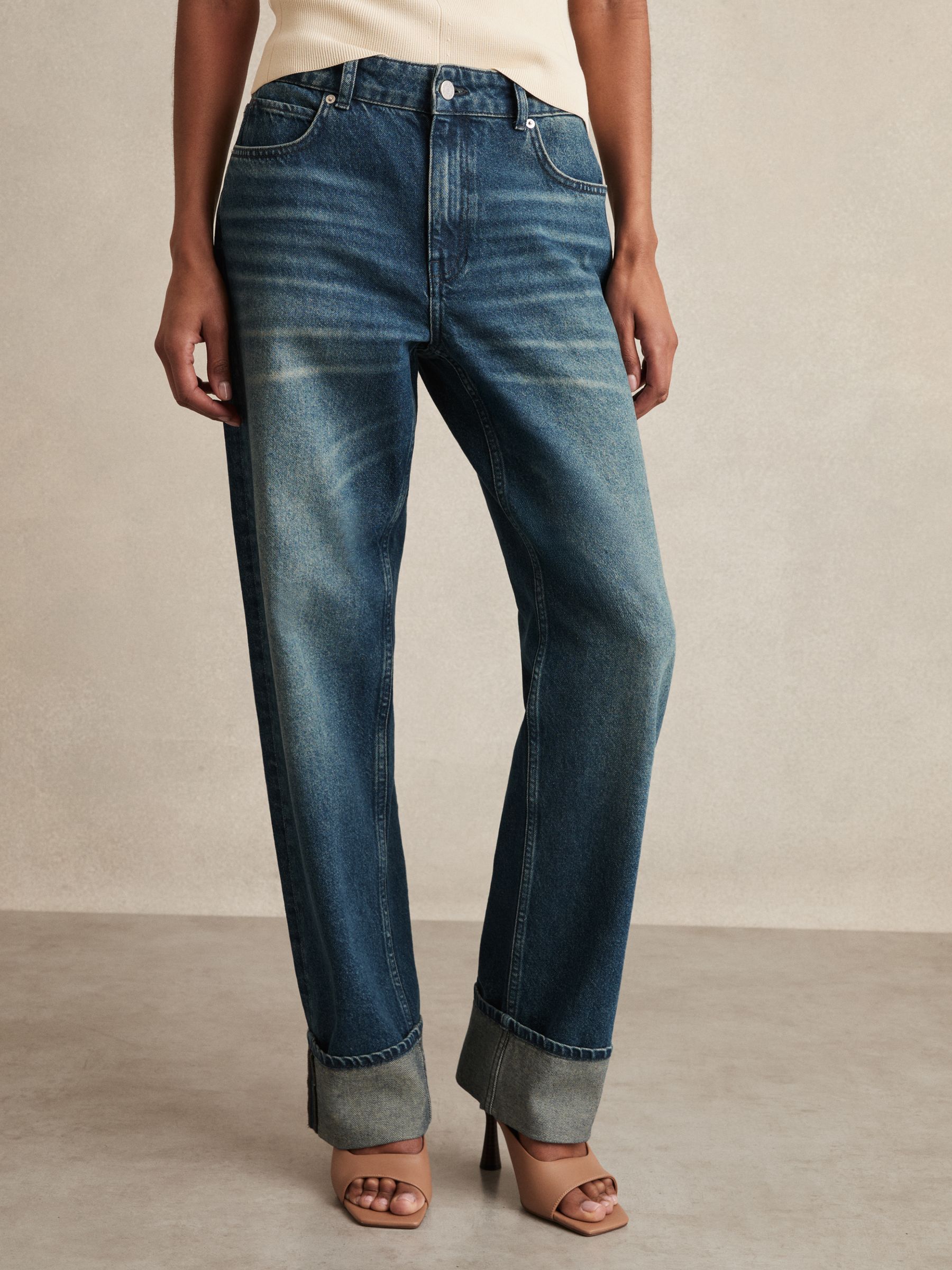 Straight-Leg Turn-Up Jeans in Mid Blue