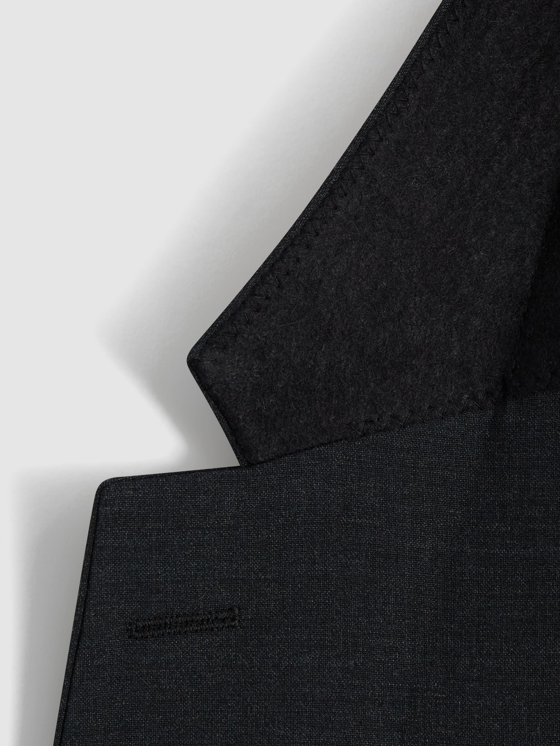 Modern Fit Travel Blazer in Charcoal
