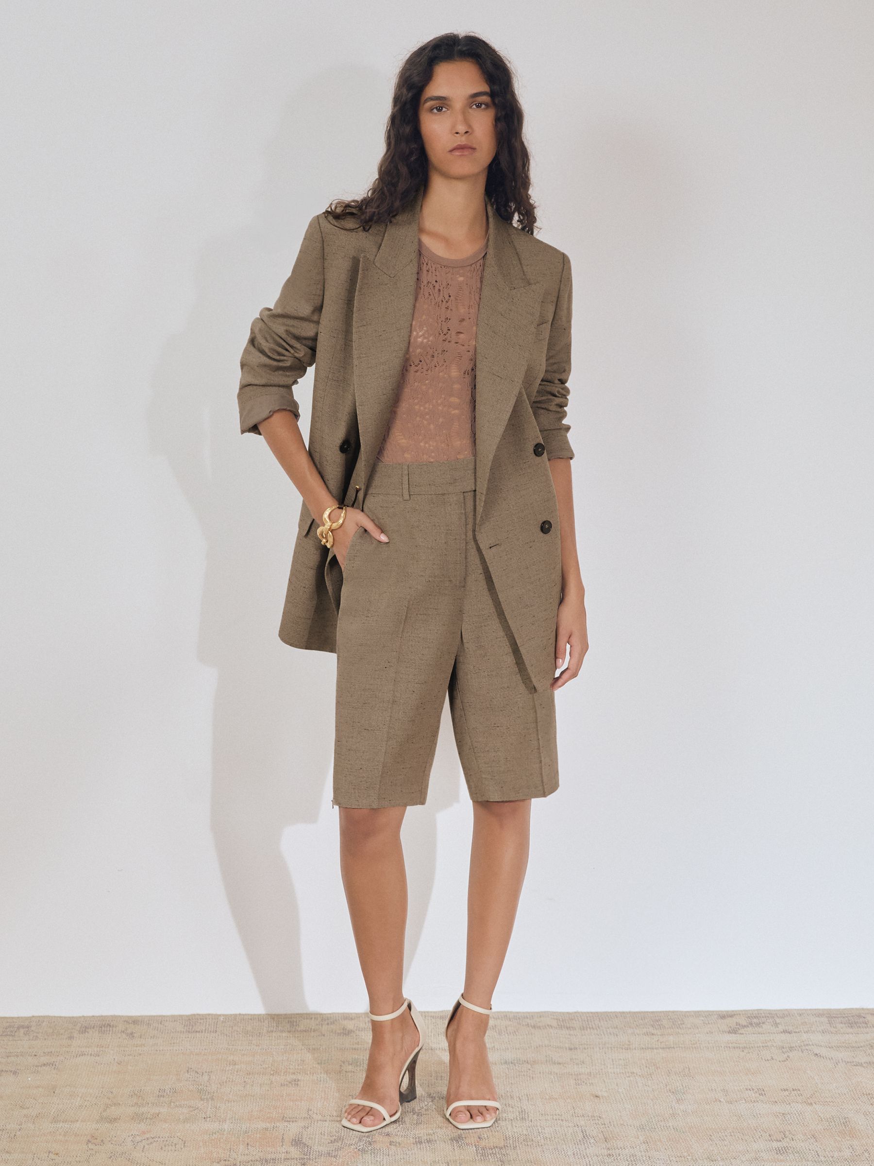 Atelier Side-Zip Tailored Shorts With Linen in Grey