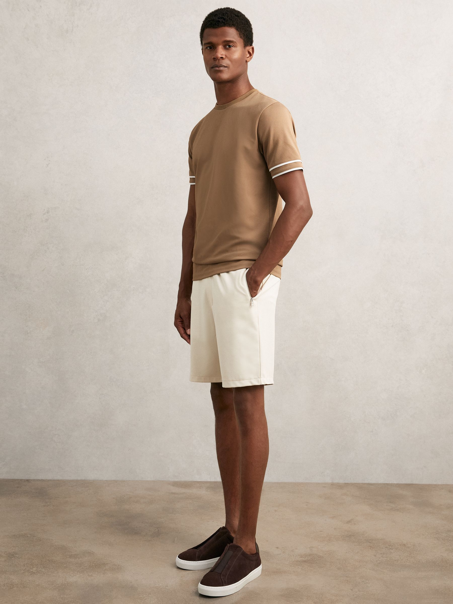 Textured Crew-Neck Tipped T-Shirt in Camel Brown