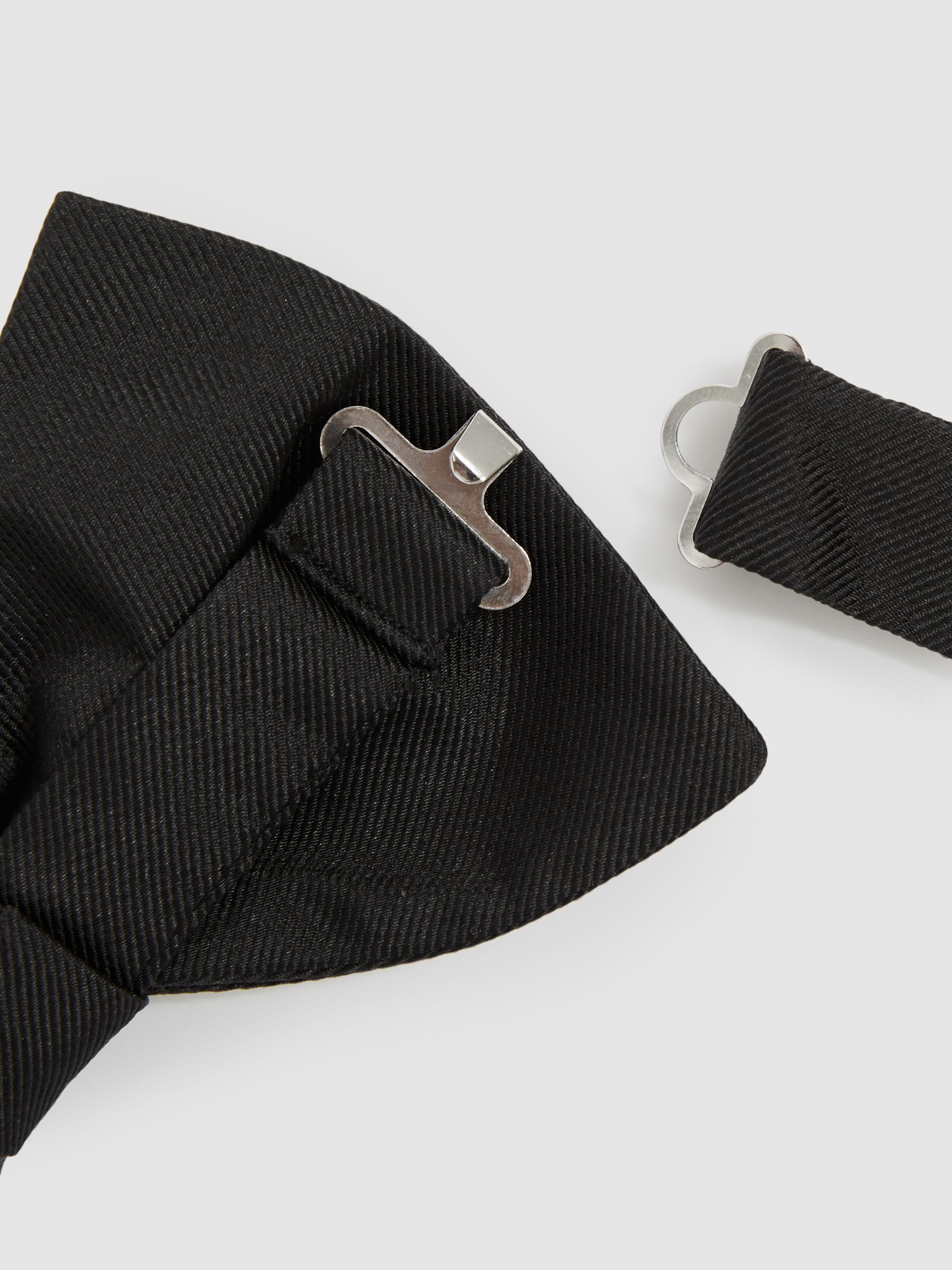 Grosgrain Silk Bow Tie in Black
