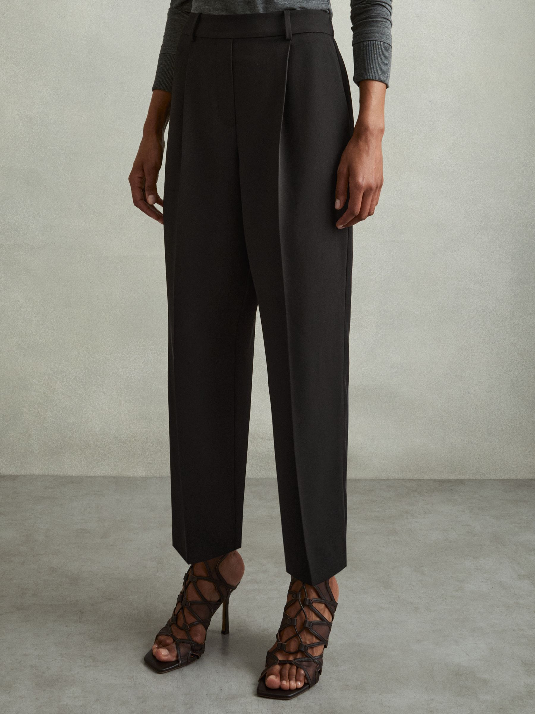 Front Pleat Tapered Trousers in Black