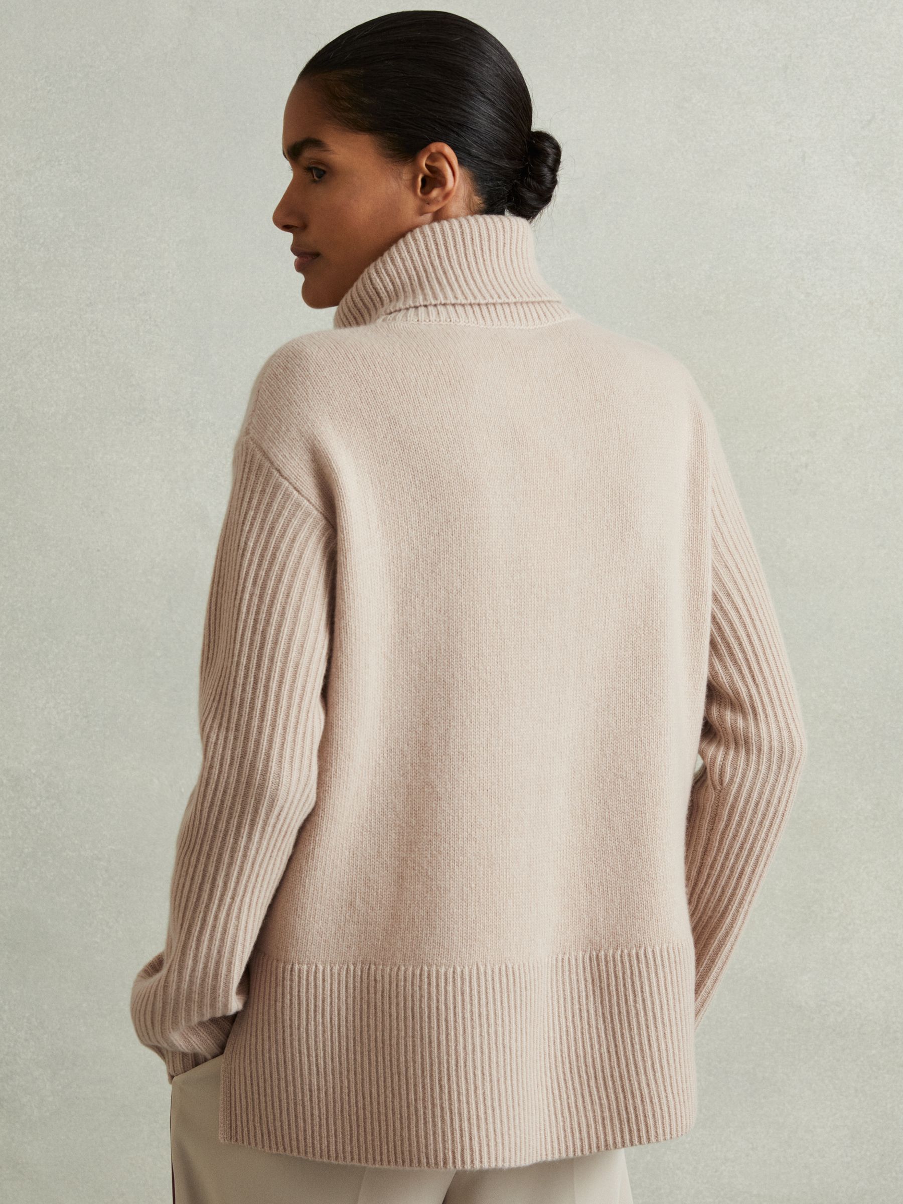 Wool-Cashmere Cable Knit Roll Neck Jumper in Mink