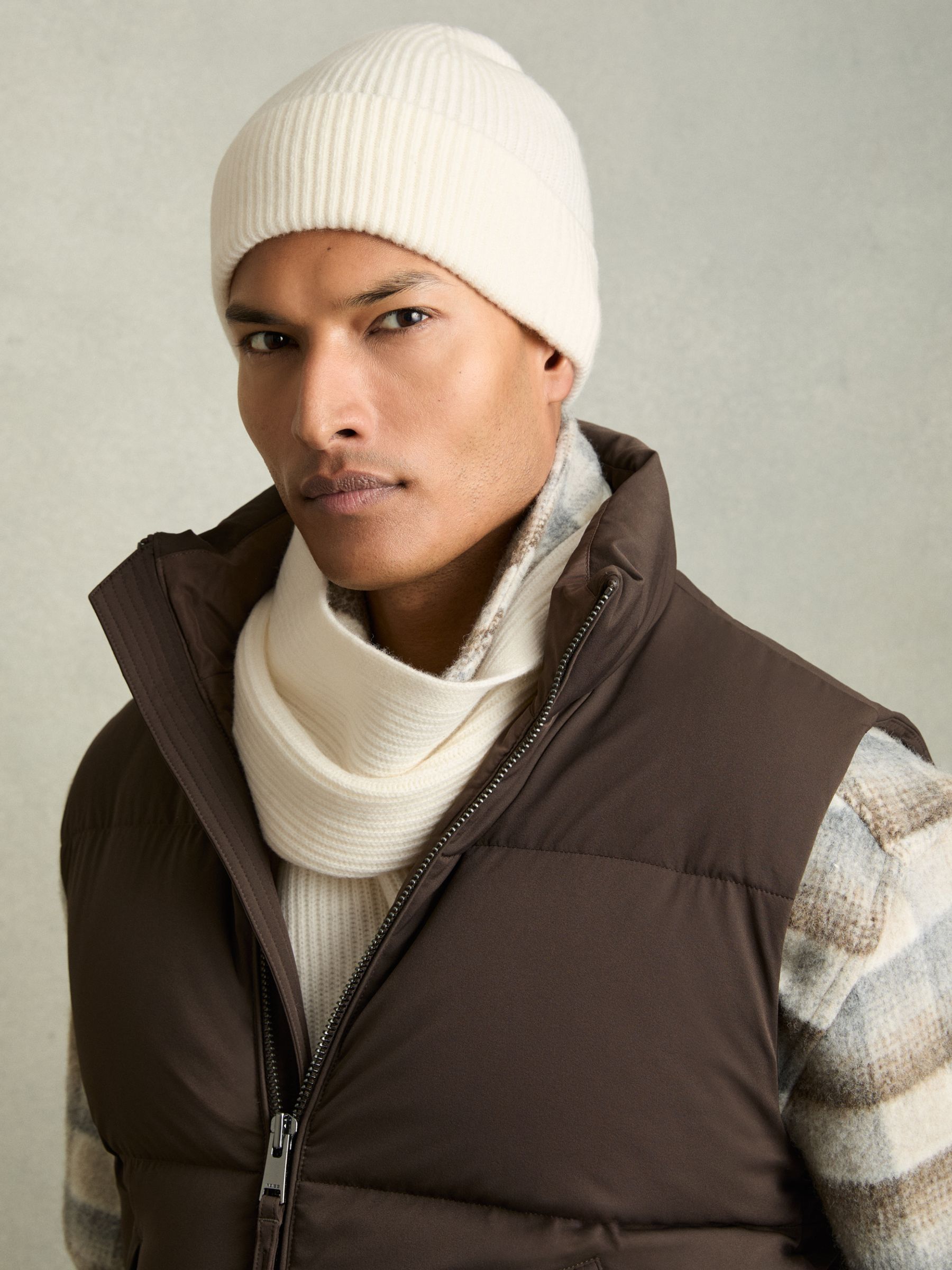 Merino Wool Ribbed Scarf And Beanie Set in Off White