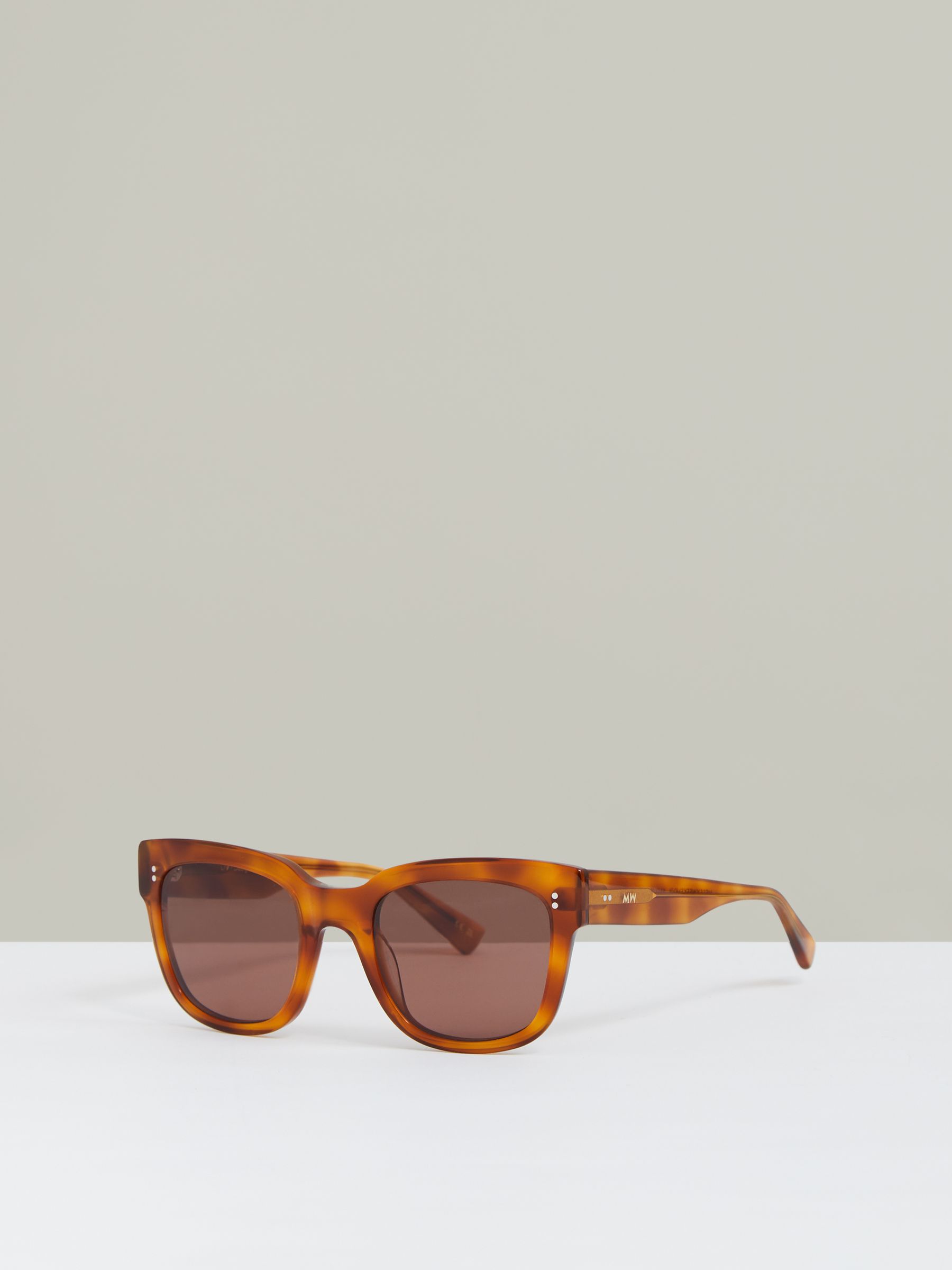 MESSYWEEKEND Square Frame Sunglasses in Light Brown