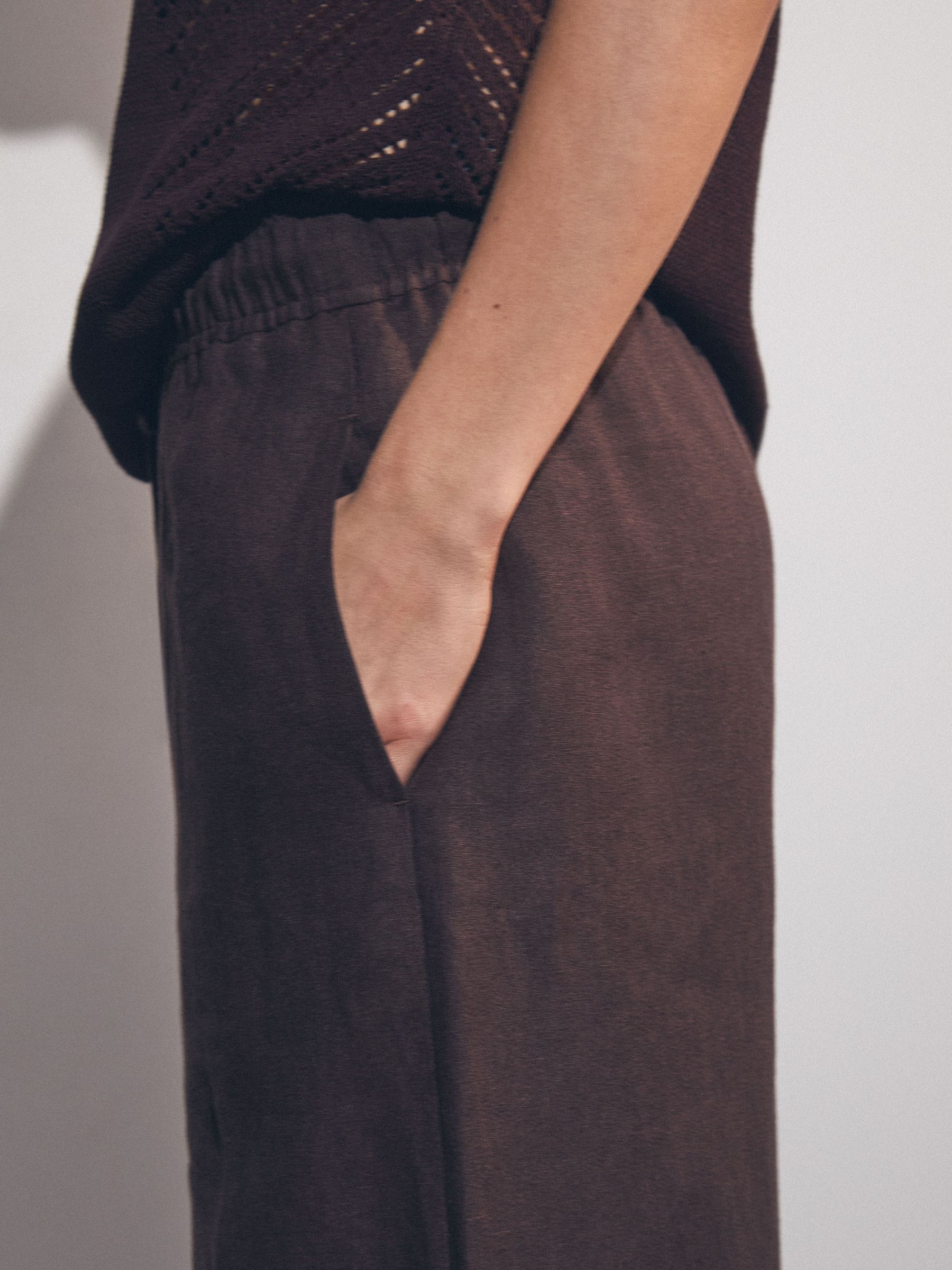 Linen-Blend Wide-Leg Trousers in Chocolate Brown