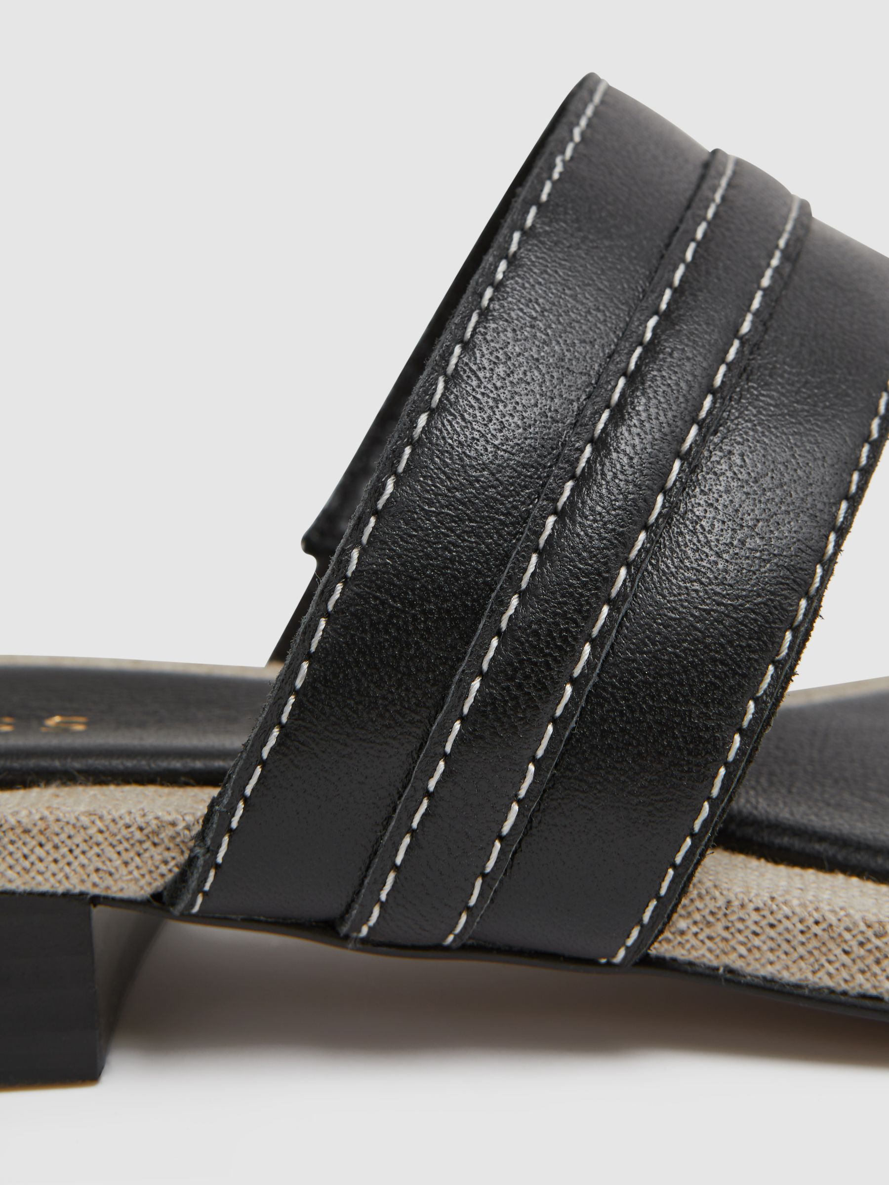 Leather Strap Thong Sandals in Black