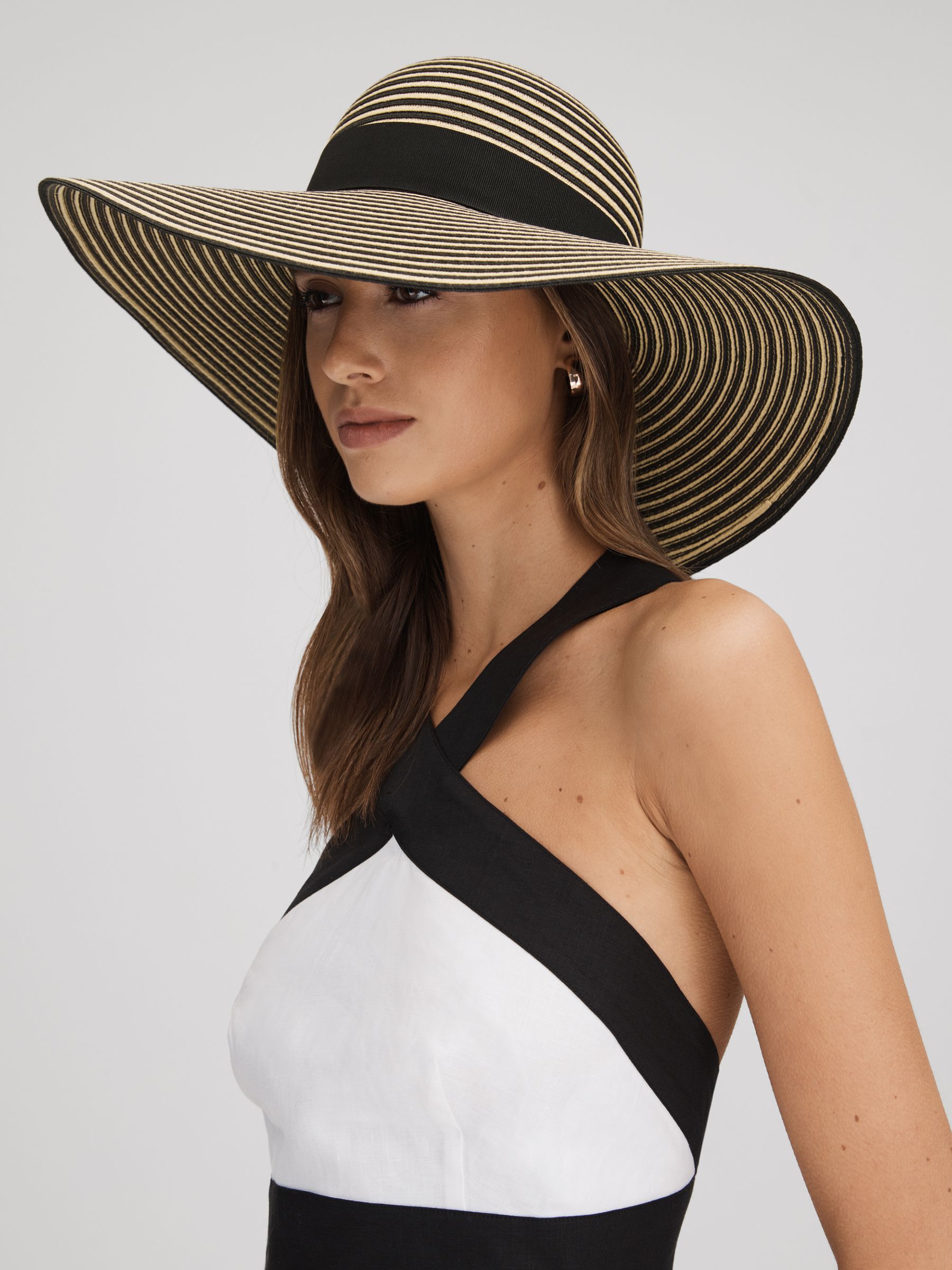 Paper Straw Wide Brim Hat in Black/Neutral