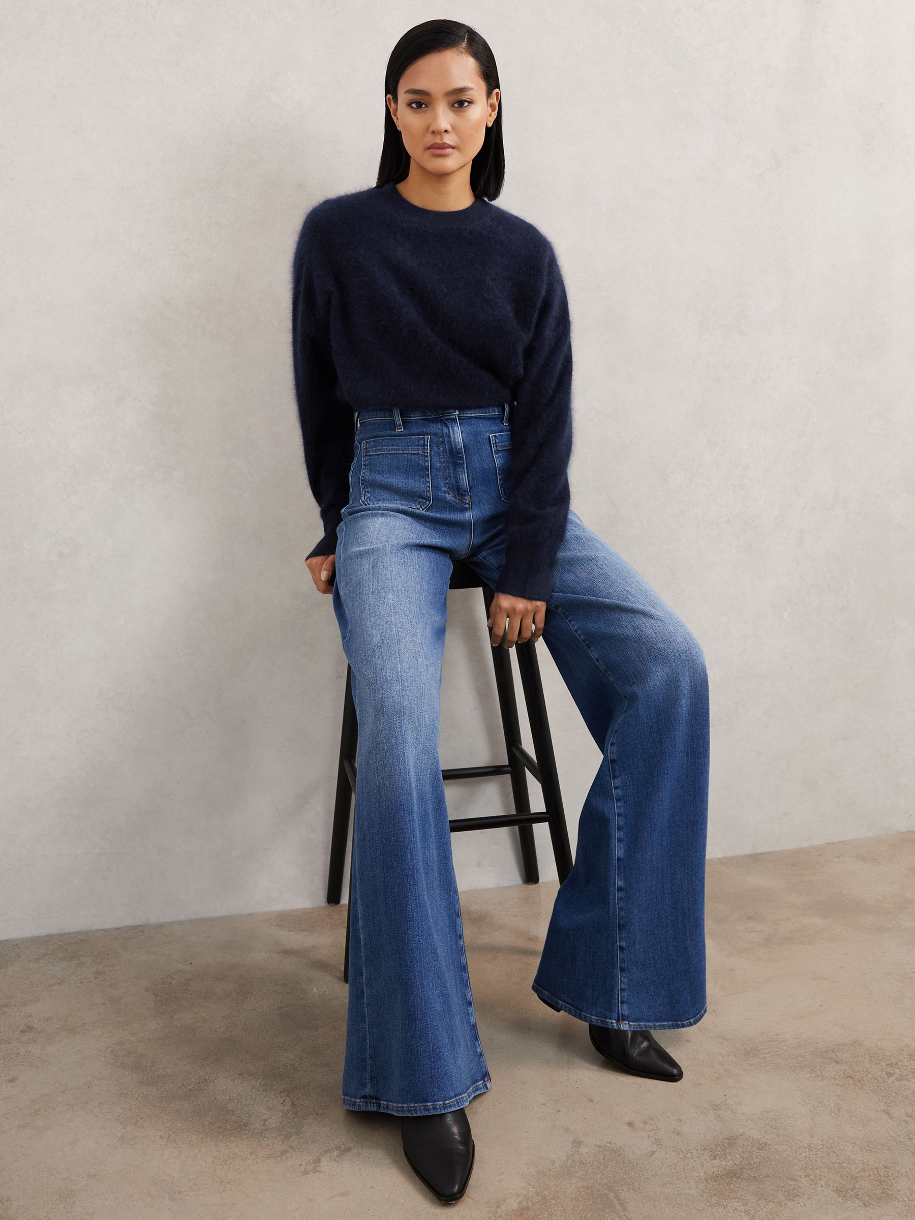 Brushed Cashmere Crew Neck Jumper in Navy