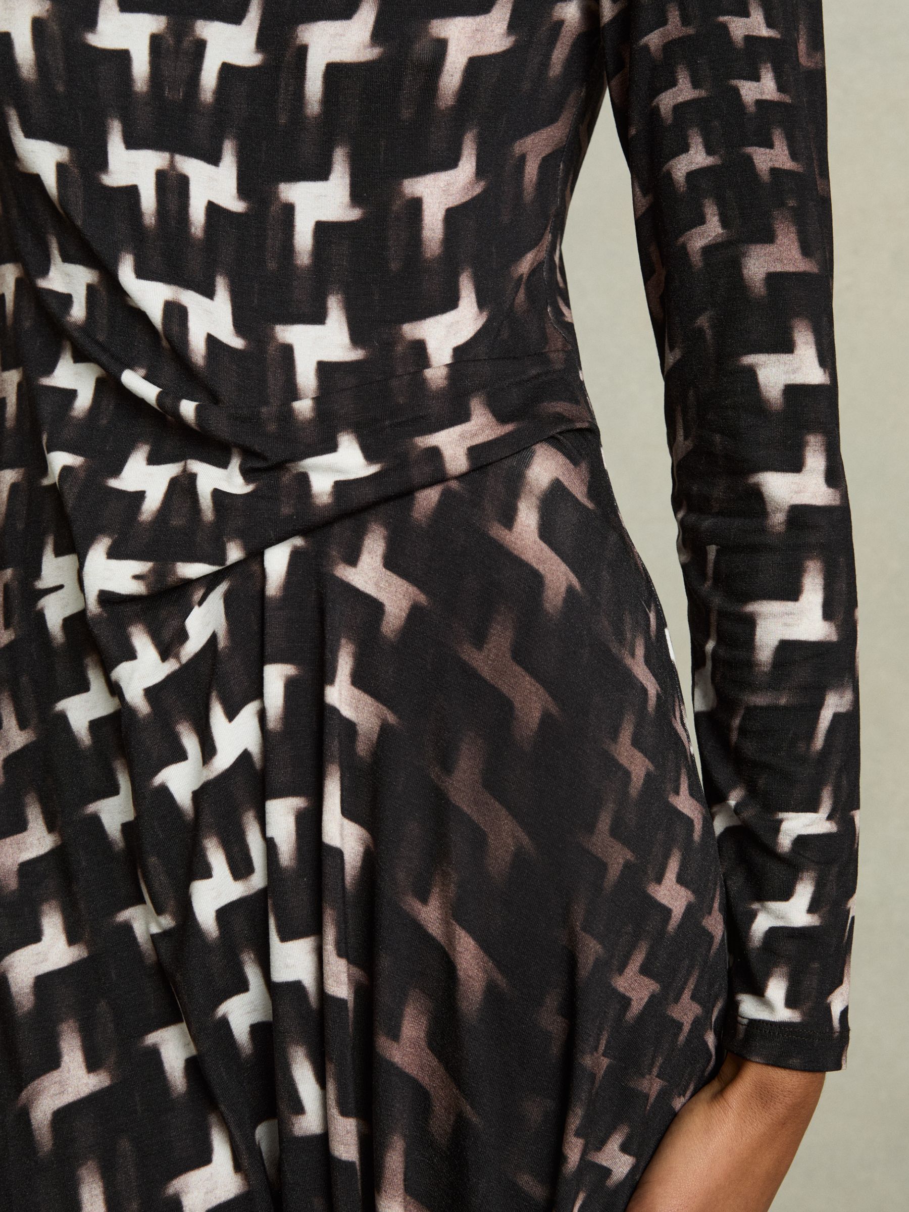 Houndstooth-Print Ruched Midi Dress in Black