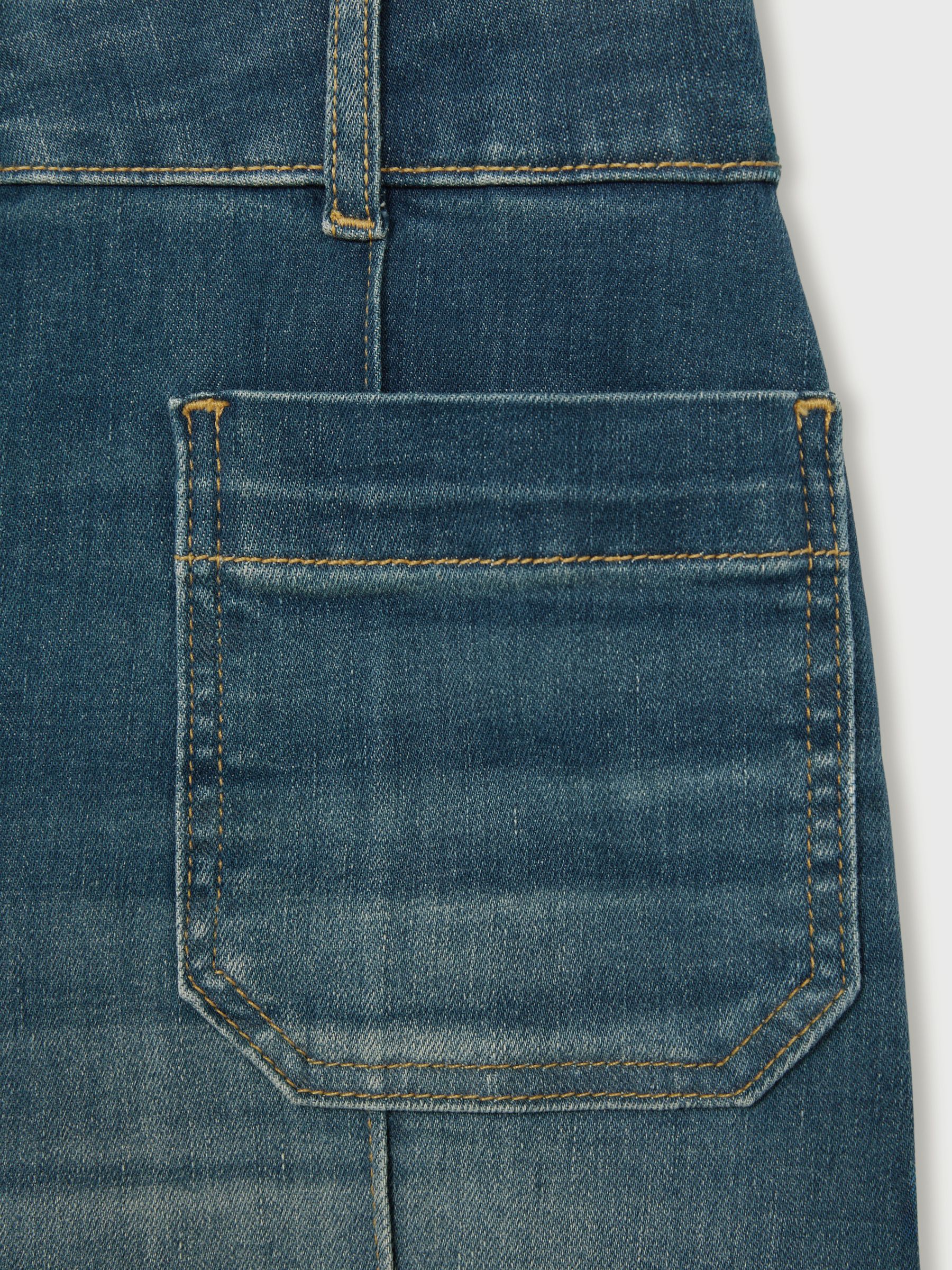 Petite Patch-Pocket Flared Jeans in Mid Blue
