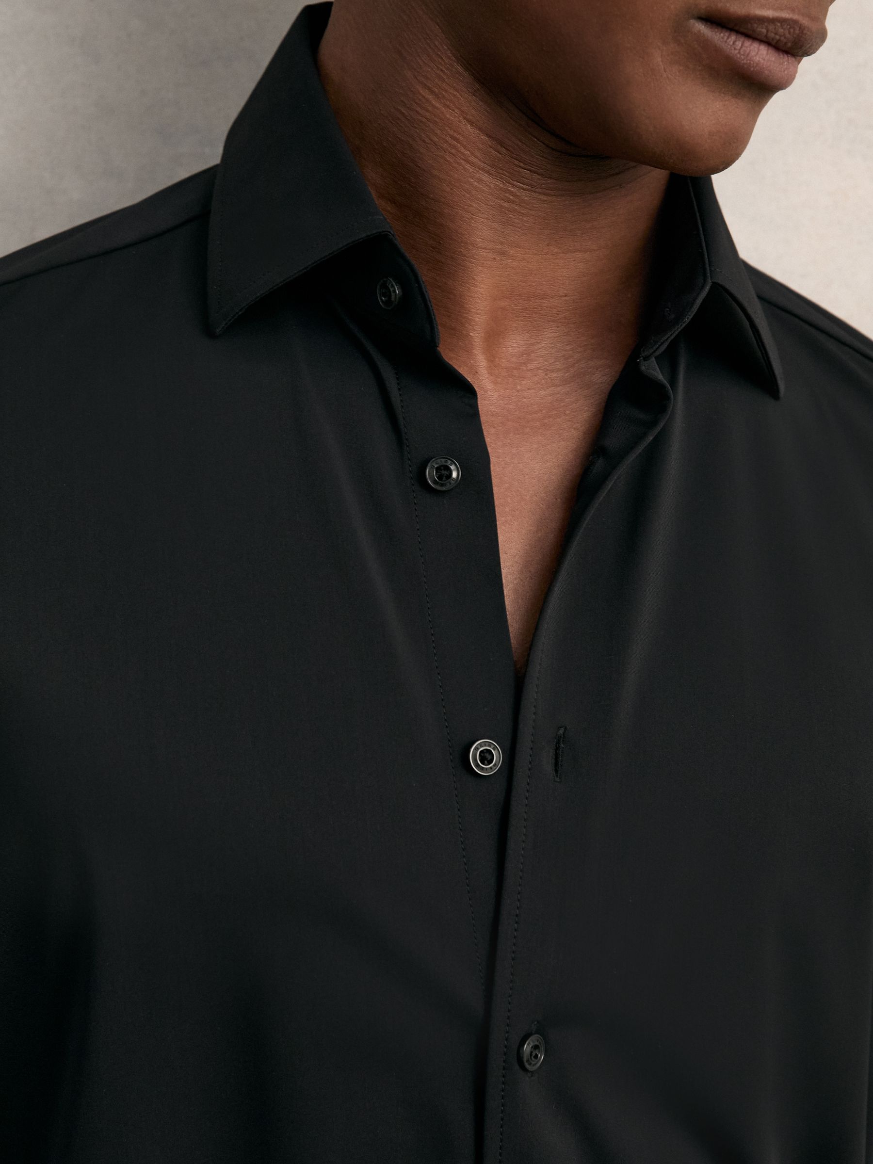 Long-Sleeve Travel Shirt in Black