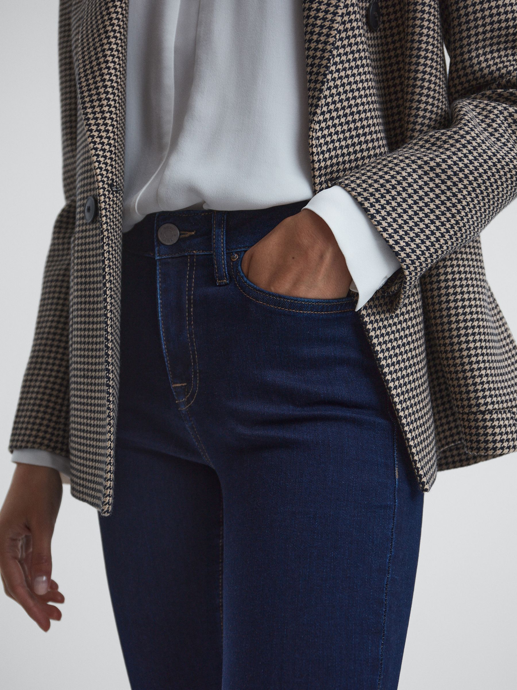 Mid Rise Skinny Jeans in Indigo