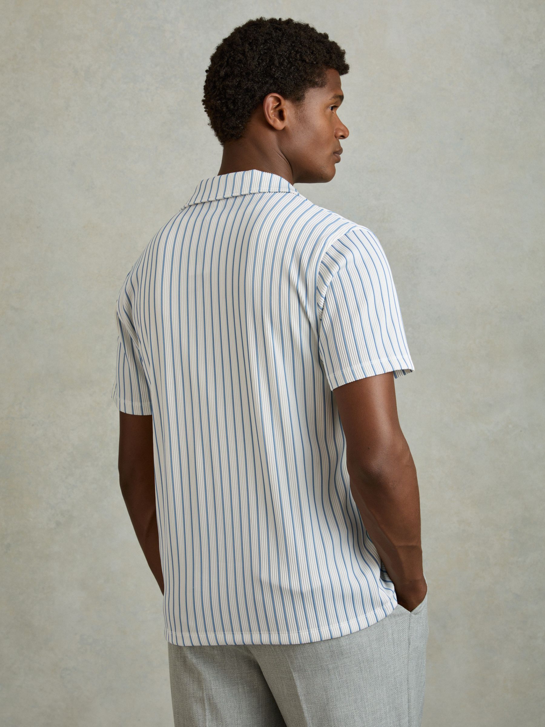 Ribbed Striped Cuban Collar Shirt in White/Soft Blue