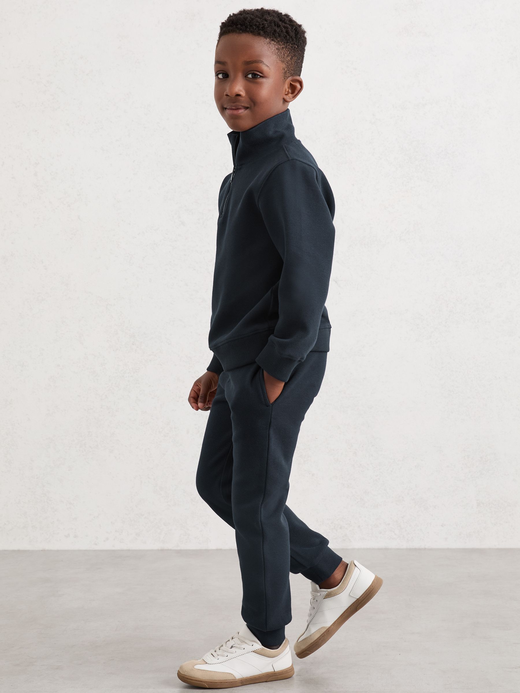 Cotton-Blend Textured Cuffed Joggers in Navy