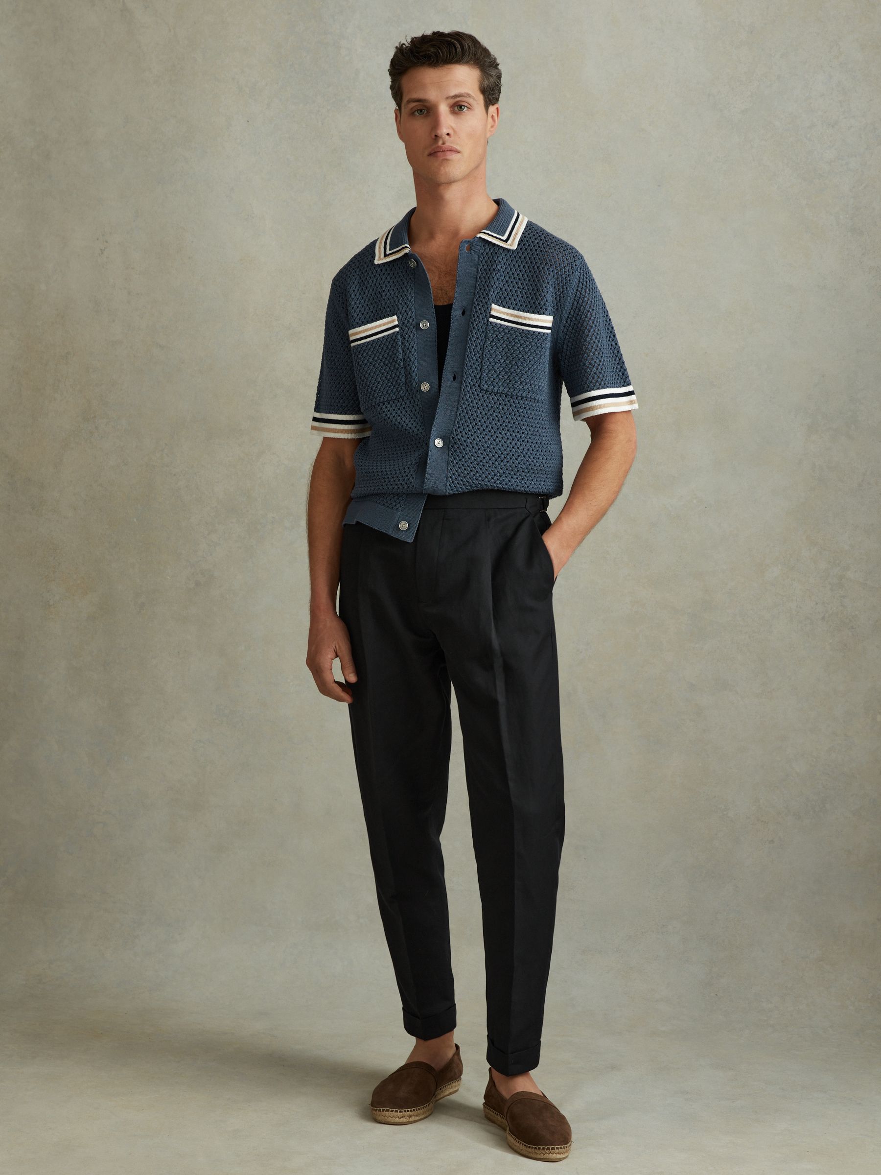 Relaxed Cropped Trousers with Turned-Up Hems in Black