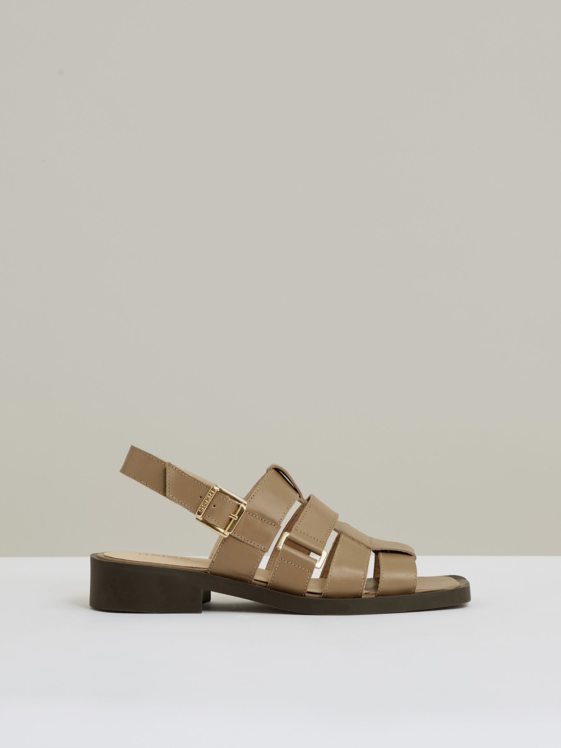 Leather Fisherman Sandals in Tan