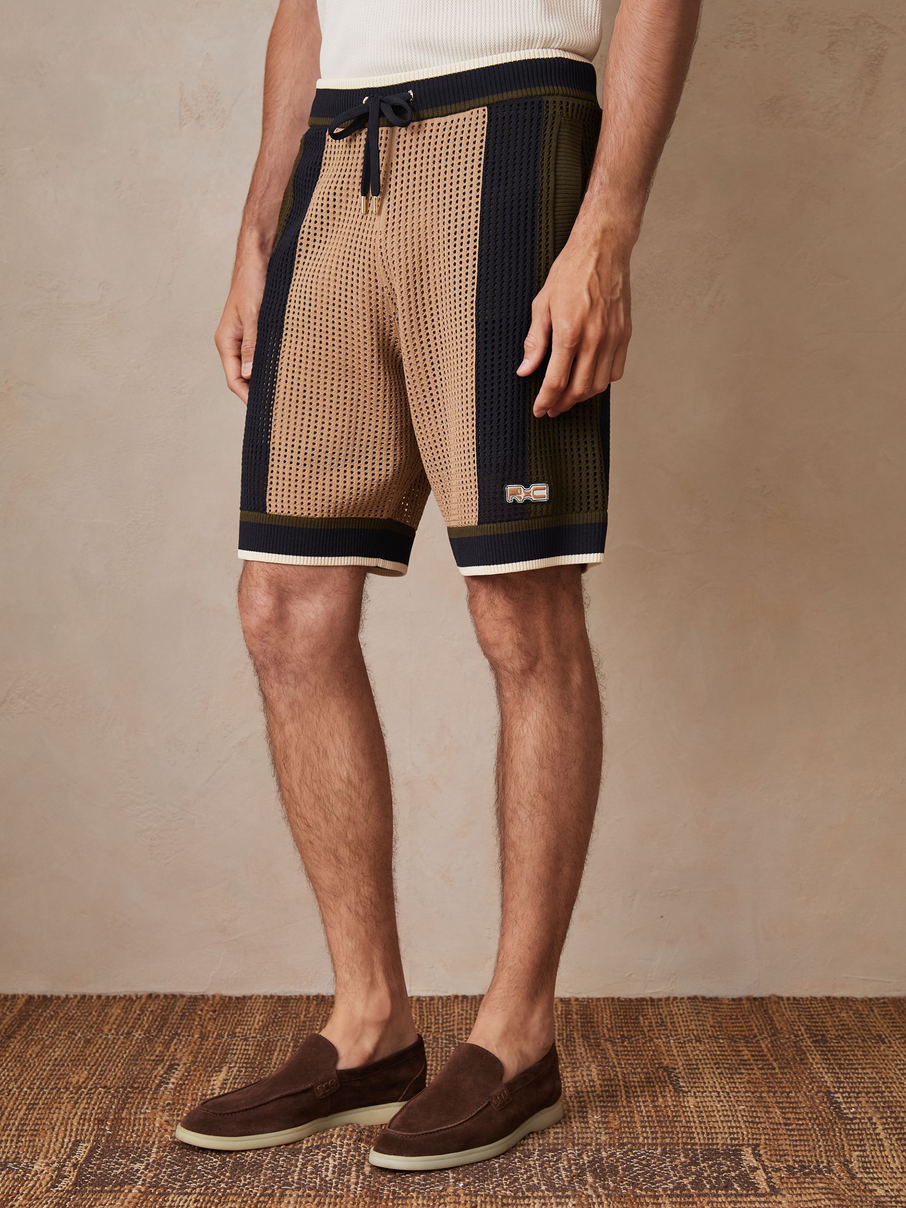 Reiss | Ché Crochet Colour-Block Shorts in Camel/Green