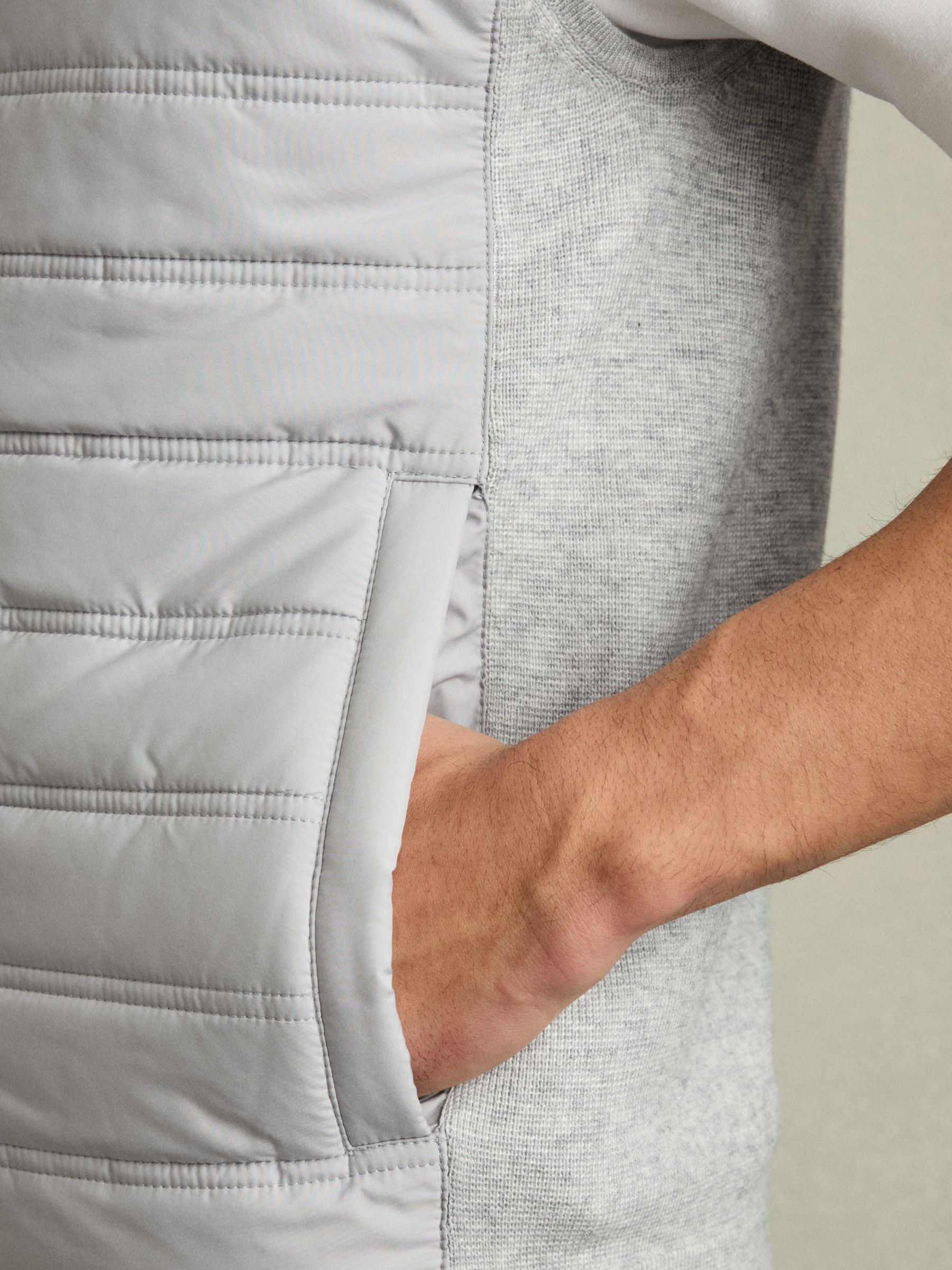 Hybrid Quilt and Knit Zip-Through Gilet in Soft Grey