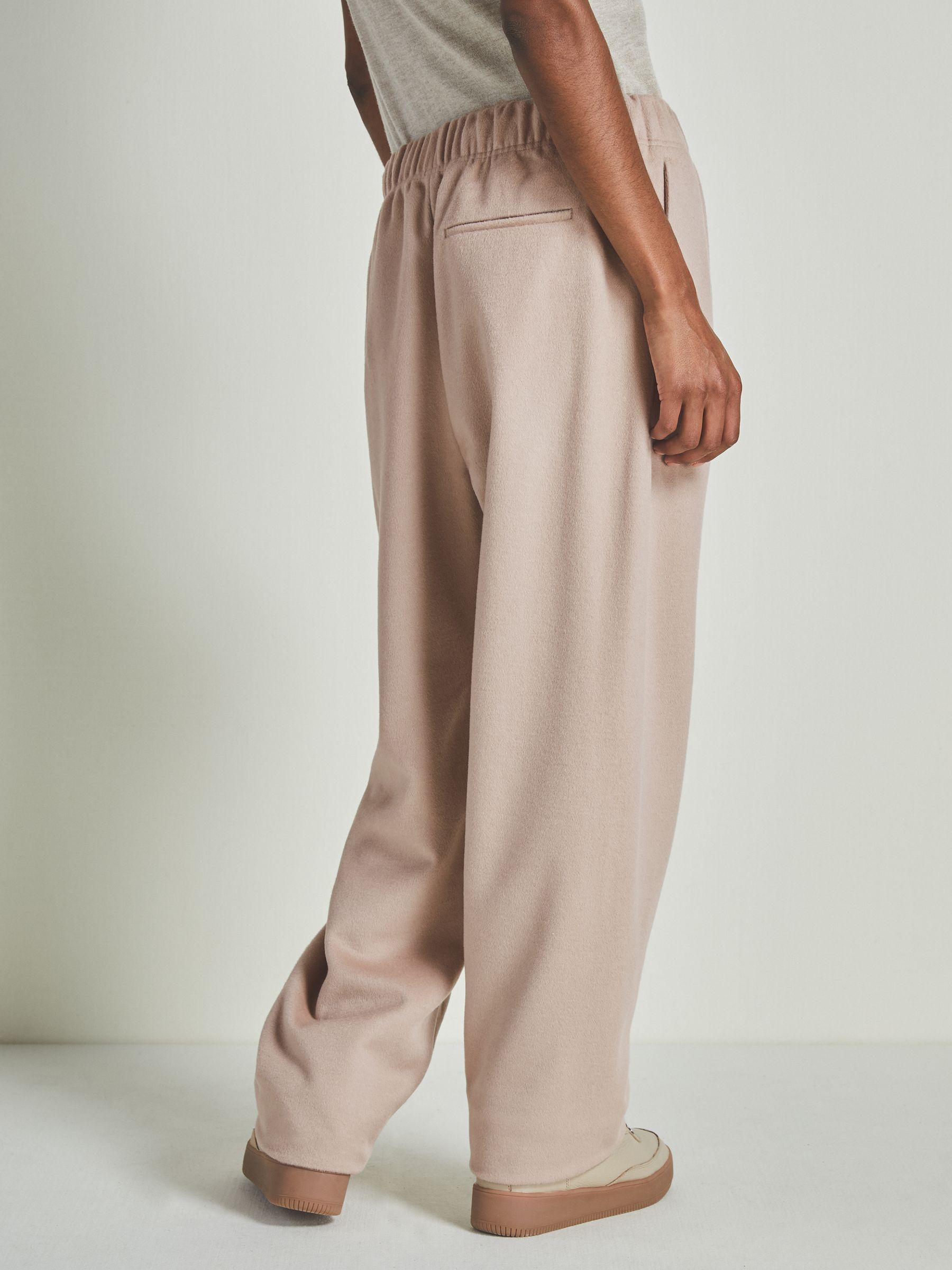 Reiss | Les 100 Ciels Merino and Silk Joggers in Neutral