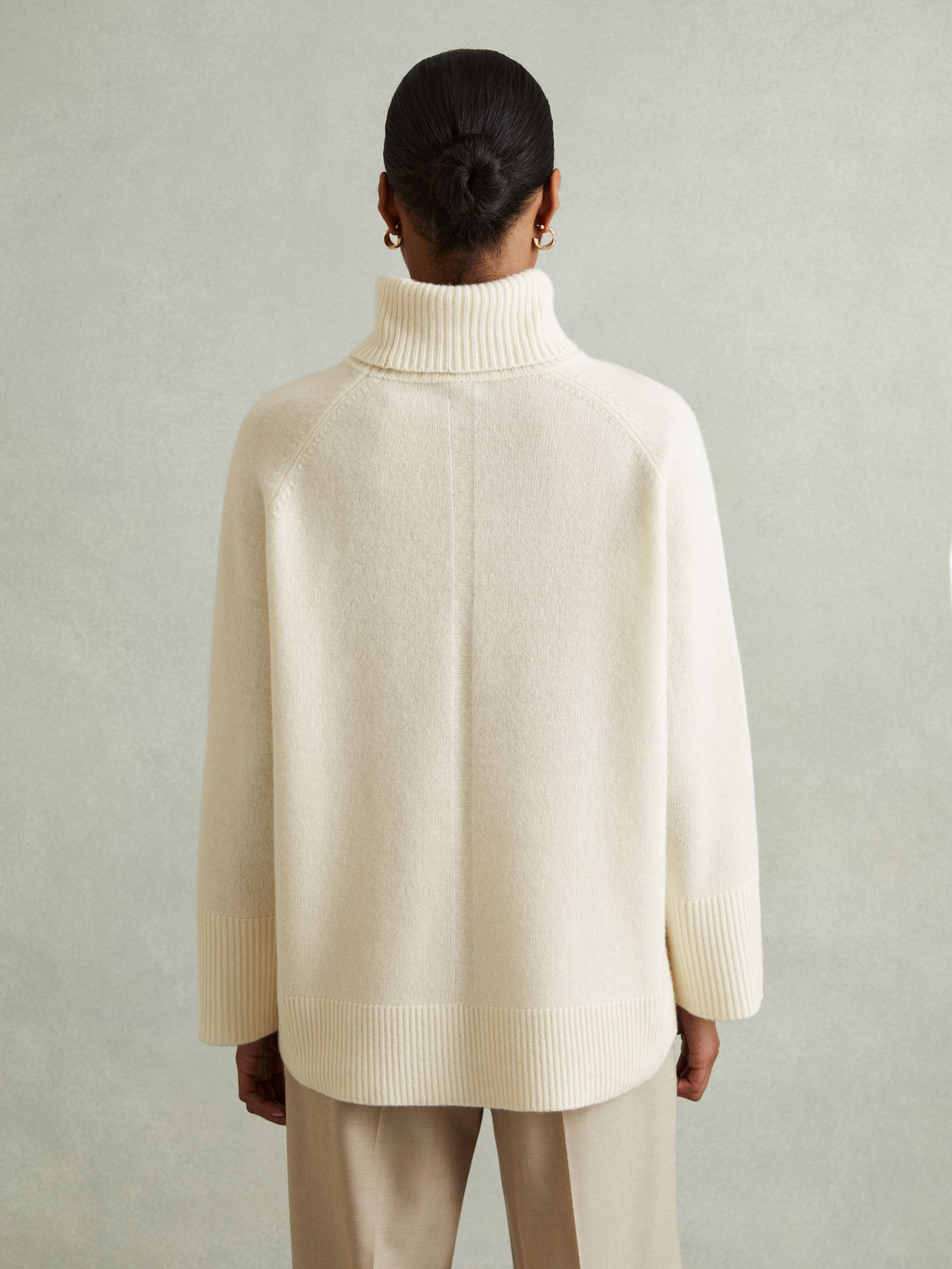 Wool-Cashmere Roll-Neck Jumper in Cream