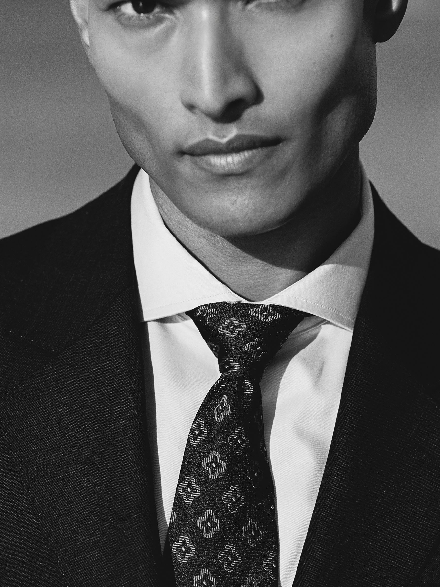 Silk-Wool Floral-Medallion Tie in Navy