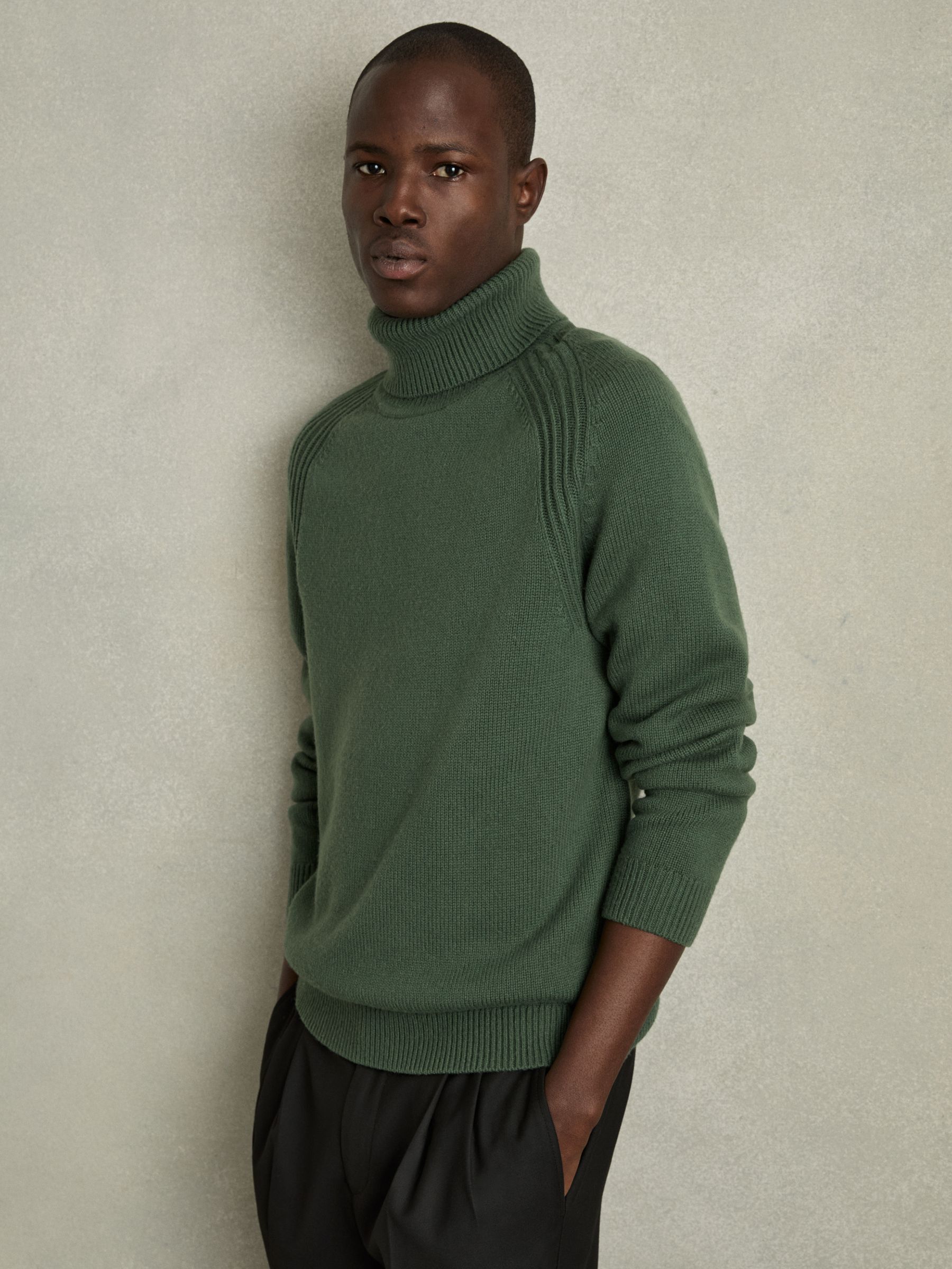 Wool-Blend Ridge-Seam Roll-Neck Jumper in Green Smoke