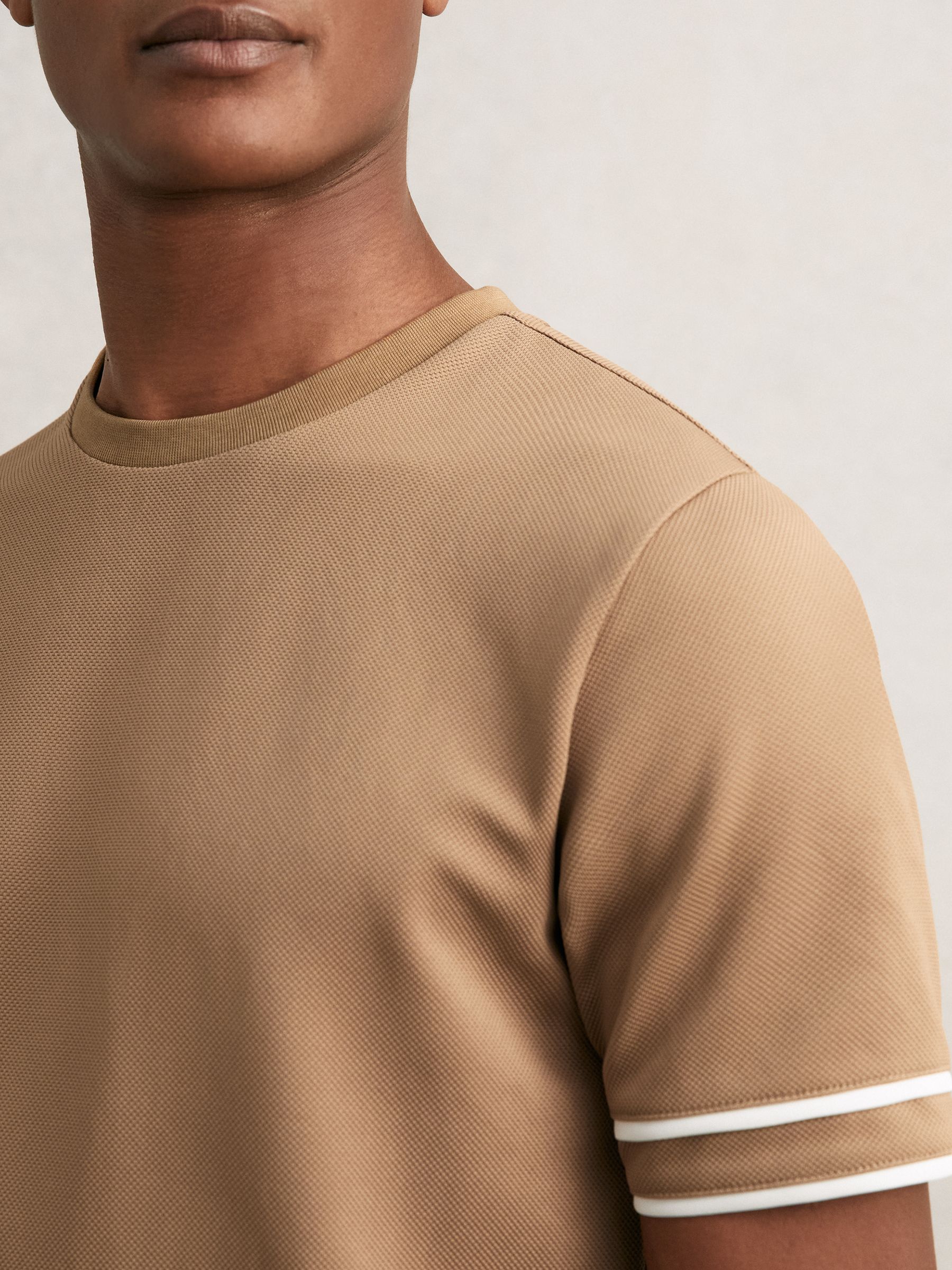 Textured Crew-Neck Tipped T-Shirt in Camel Brown