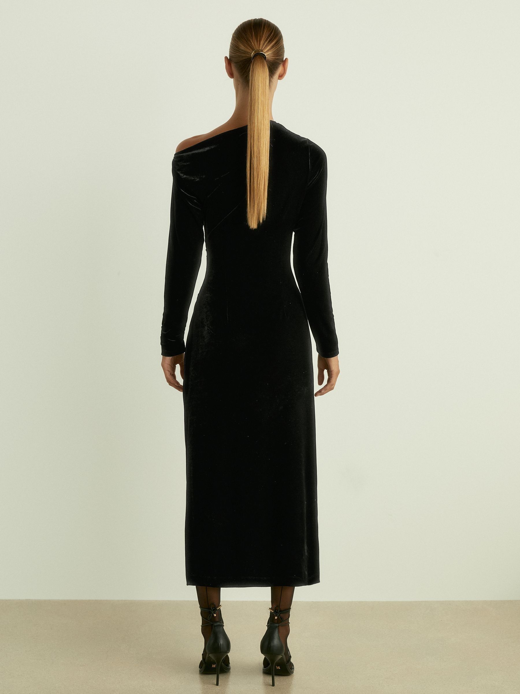 Off-the-Shoulder Velvet Dress in Black