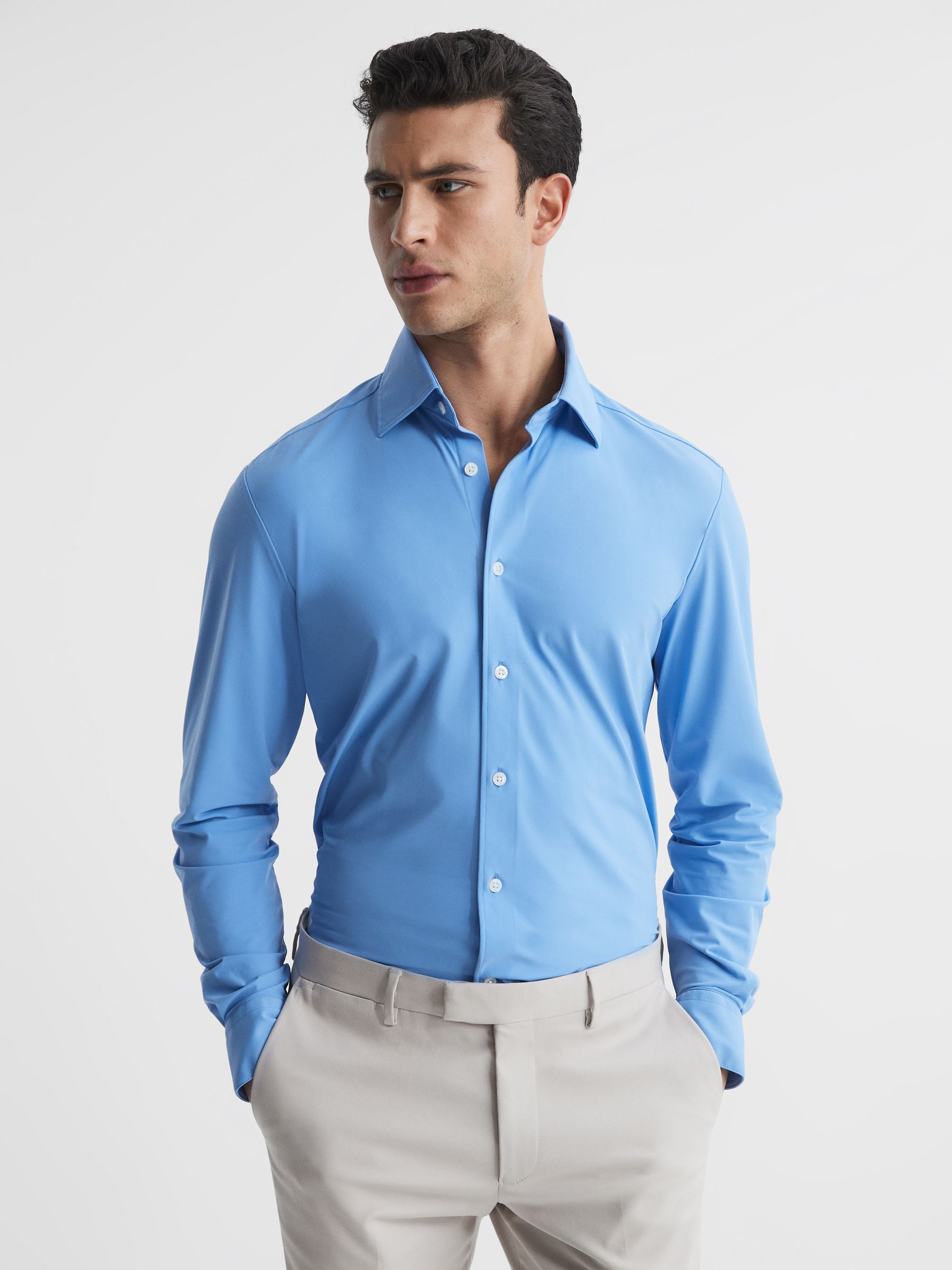 Regular Fit Travel Shirt in Soft Blue