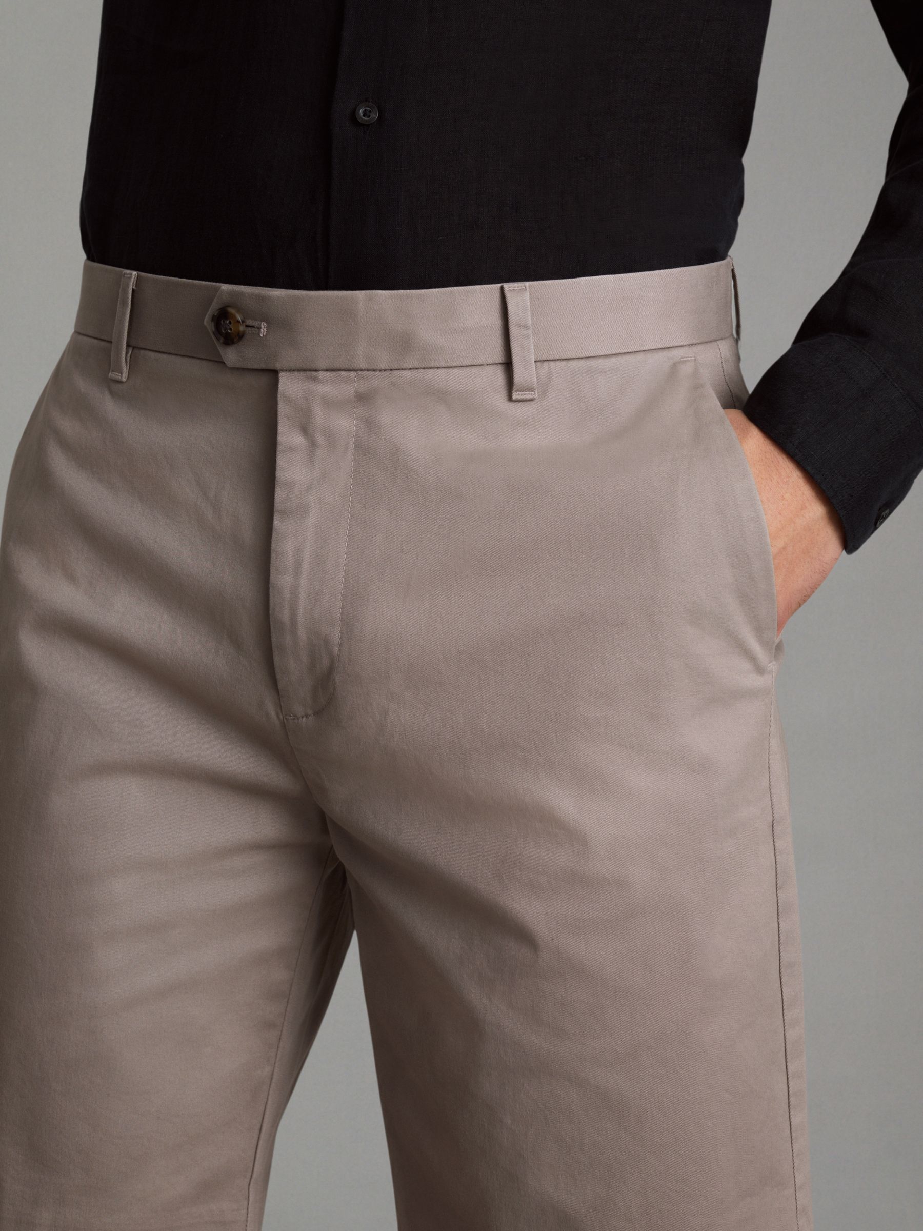 Cotton Chino Shorts with Stretch in Mushroom Brown
