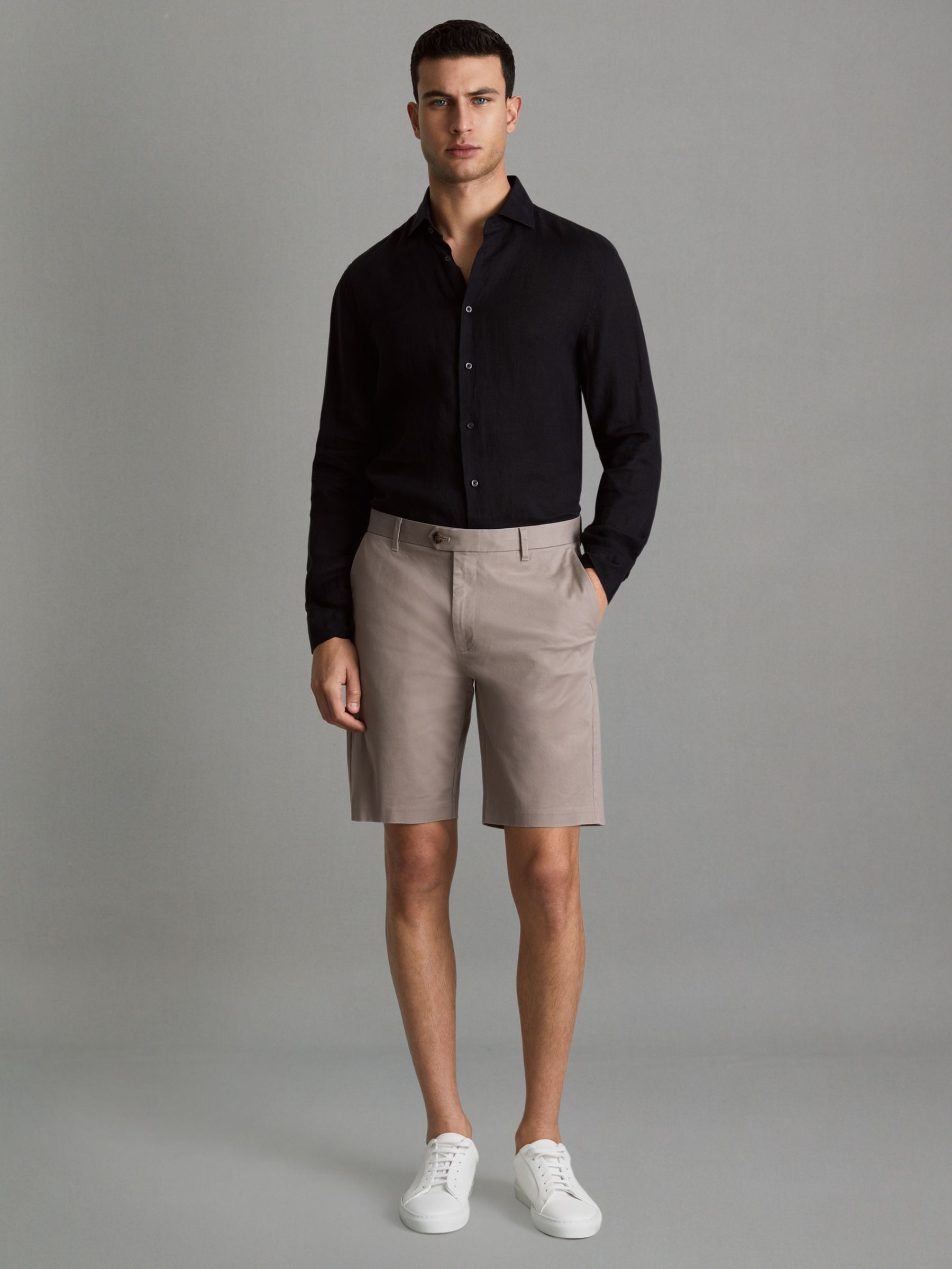 Cotton Chino Shorts with Stretch in Mushroom Brown