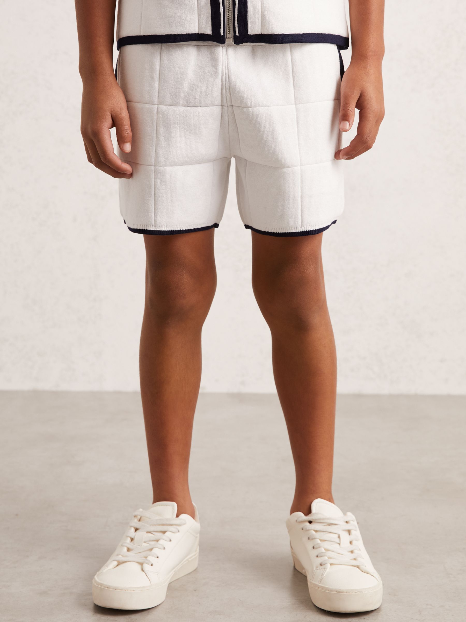 9-12 yrs Tipped Knit Stitch-Detail Shorts in White/Navy