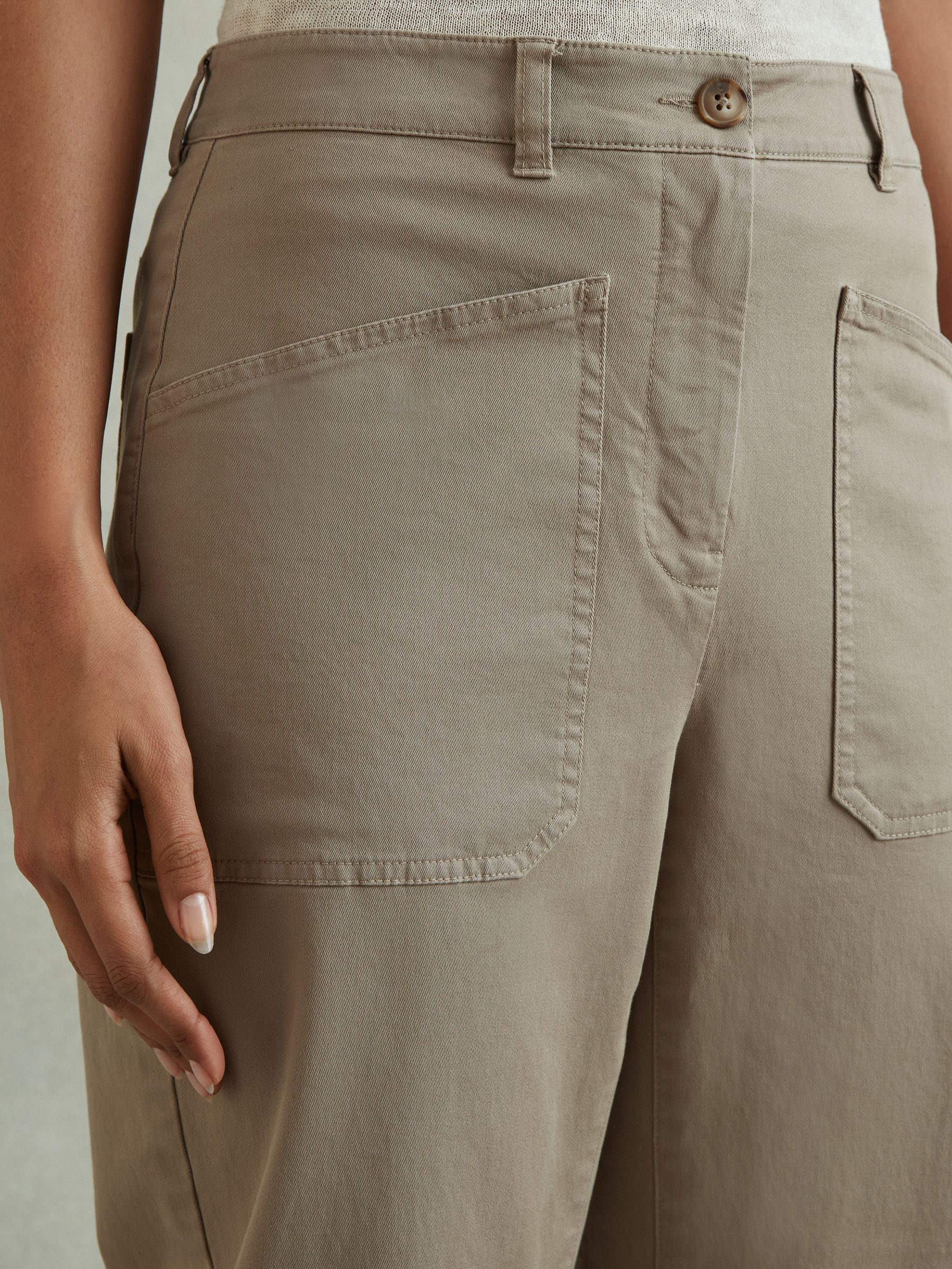 Cotton Blend Barrel Leg Trousers in Olive
