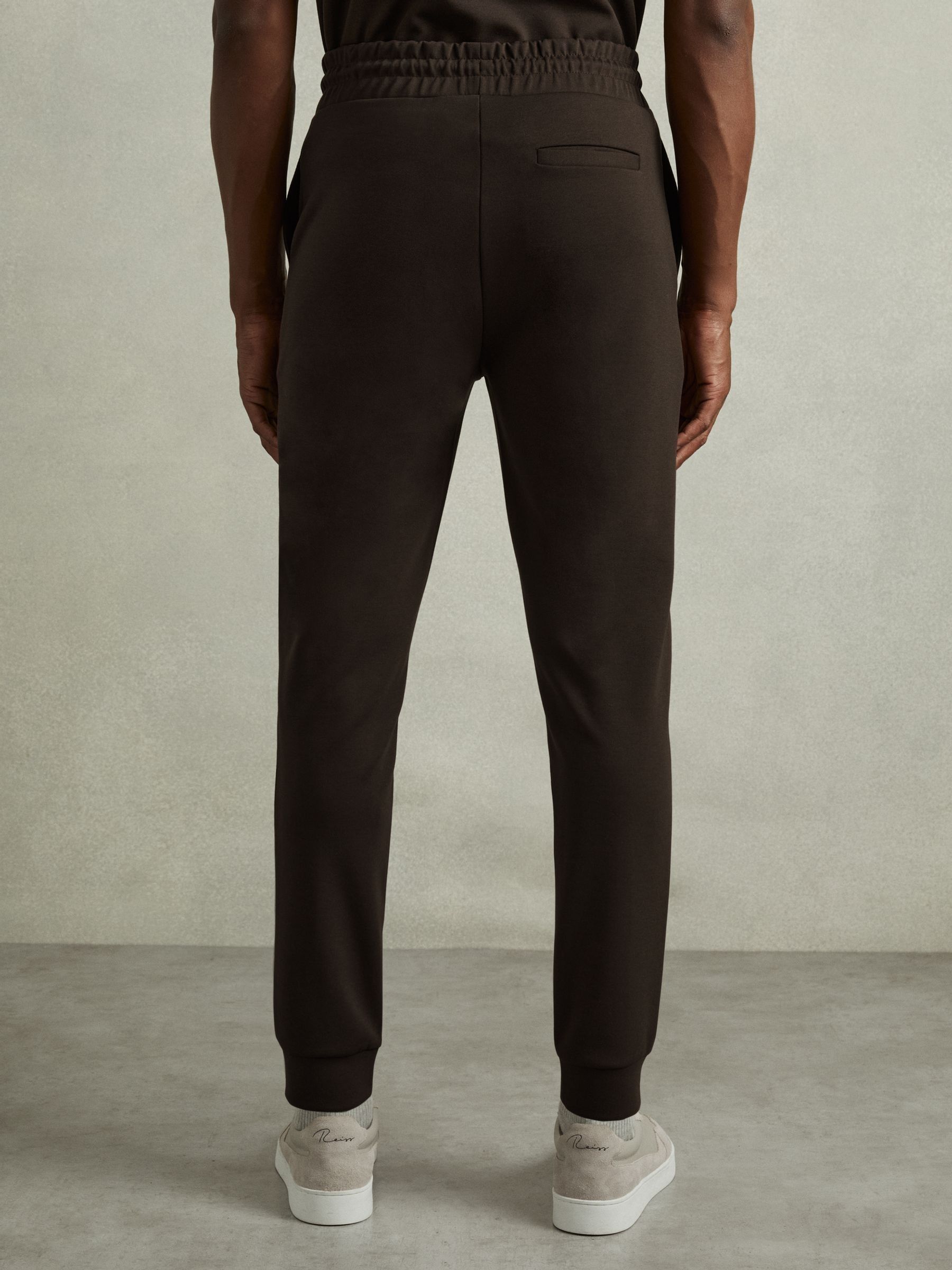 Interlock-Jersey Drawstring Joggers in Chocolate Brown
