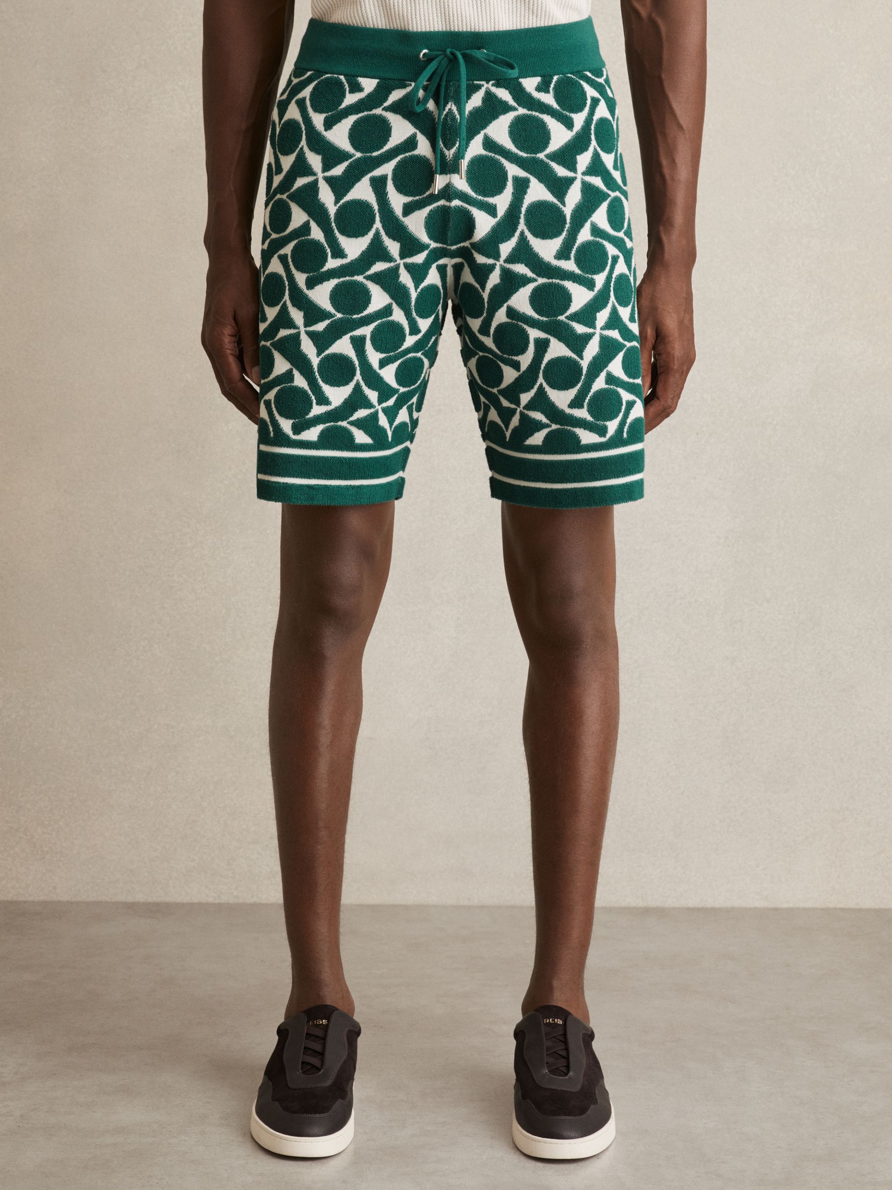 Abstract-Pattern Towelling Shorts in Green/White