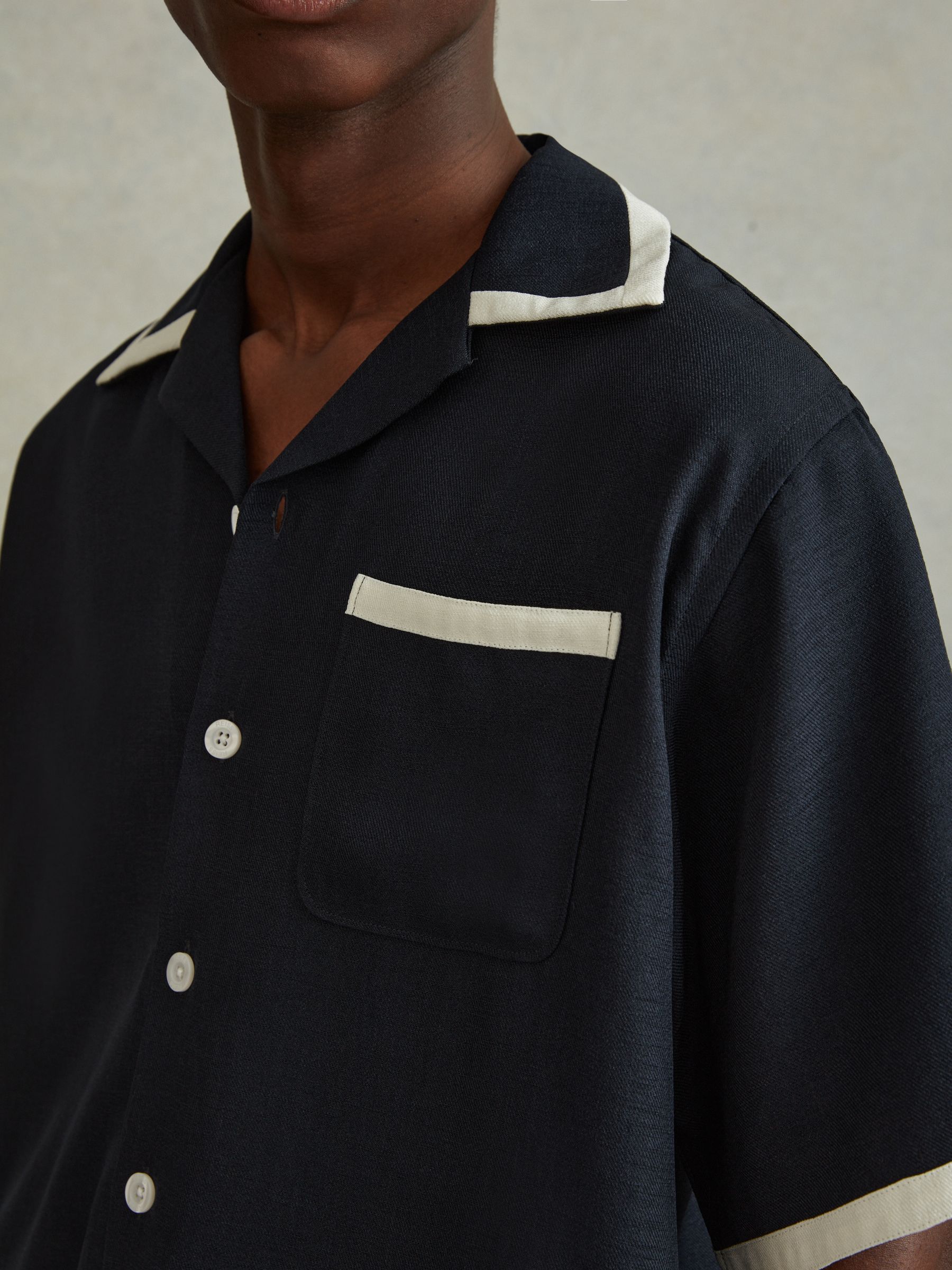 Contrast Trim Cuban Collar Shirt in Navy/Ecru