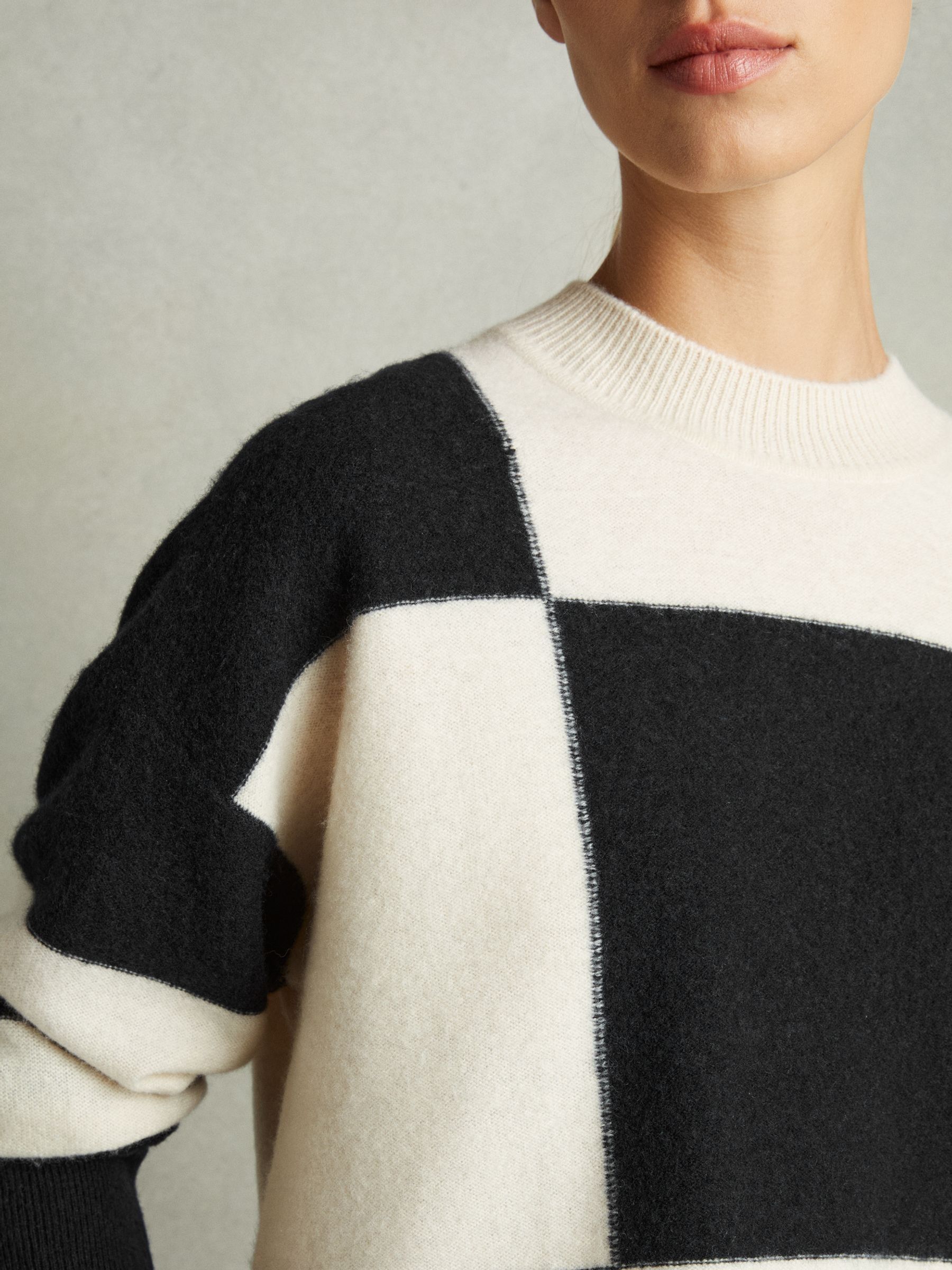Wool-Cashmere Check-Intarsia Jumper in Black/White
