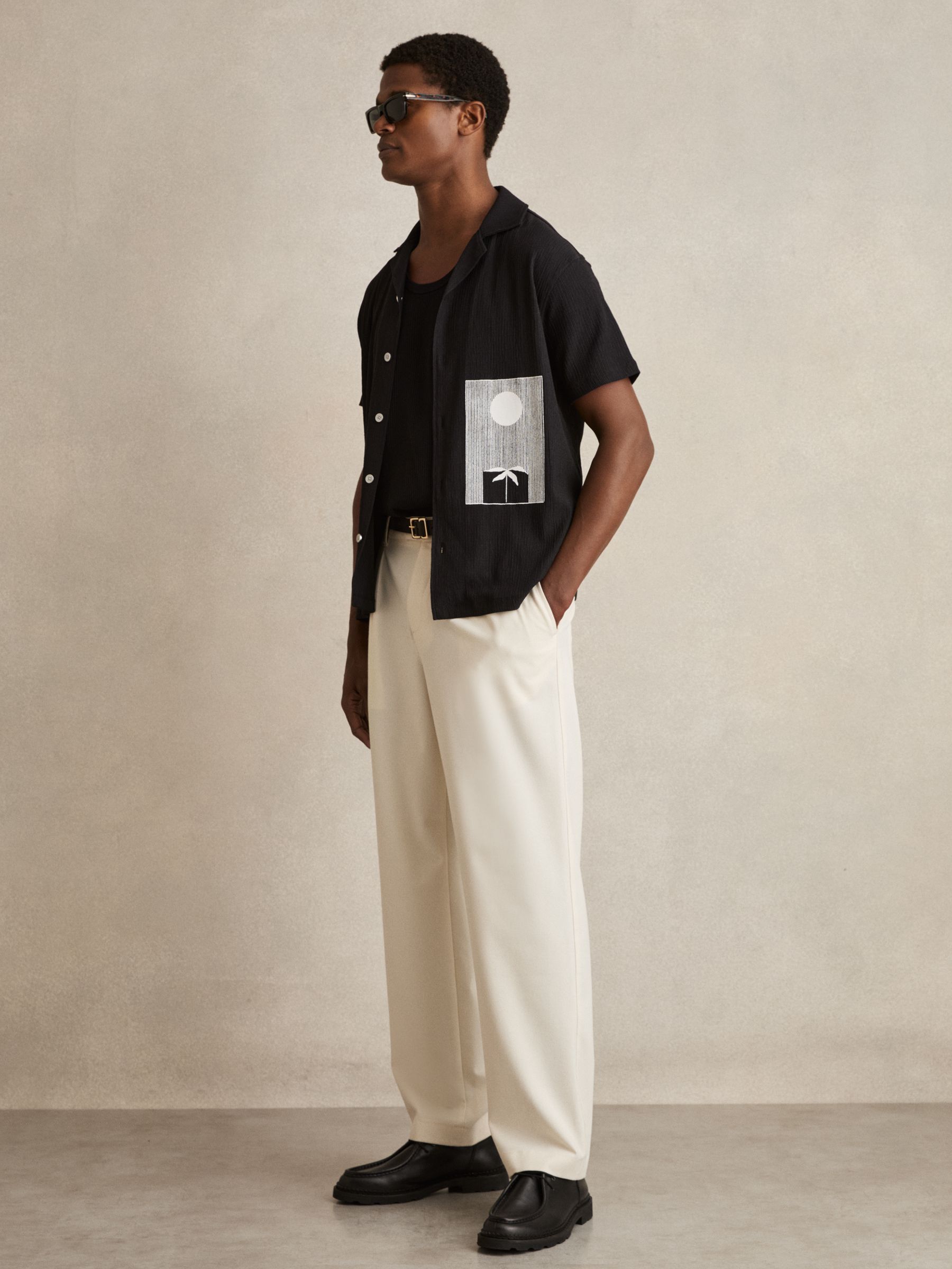 Graphic Print Cuban-Collar Shirt in Black