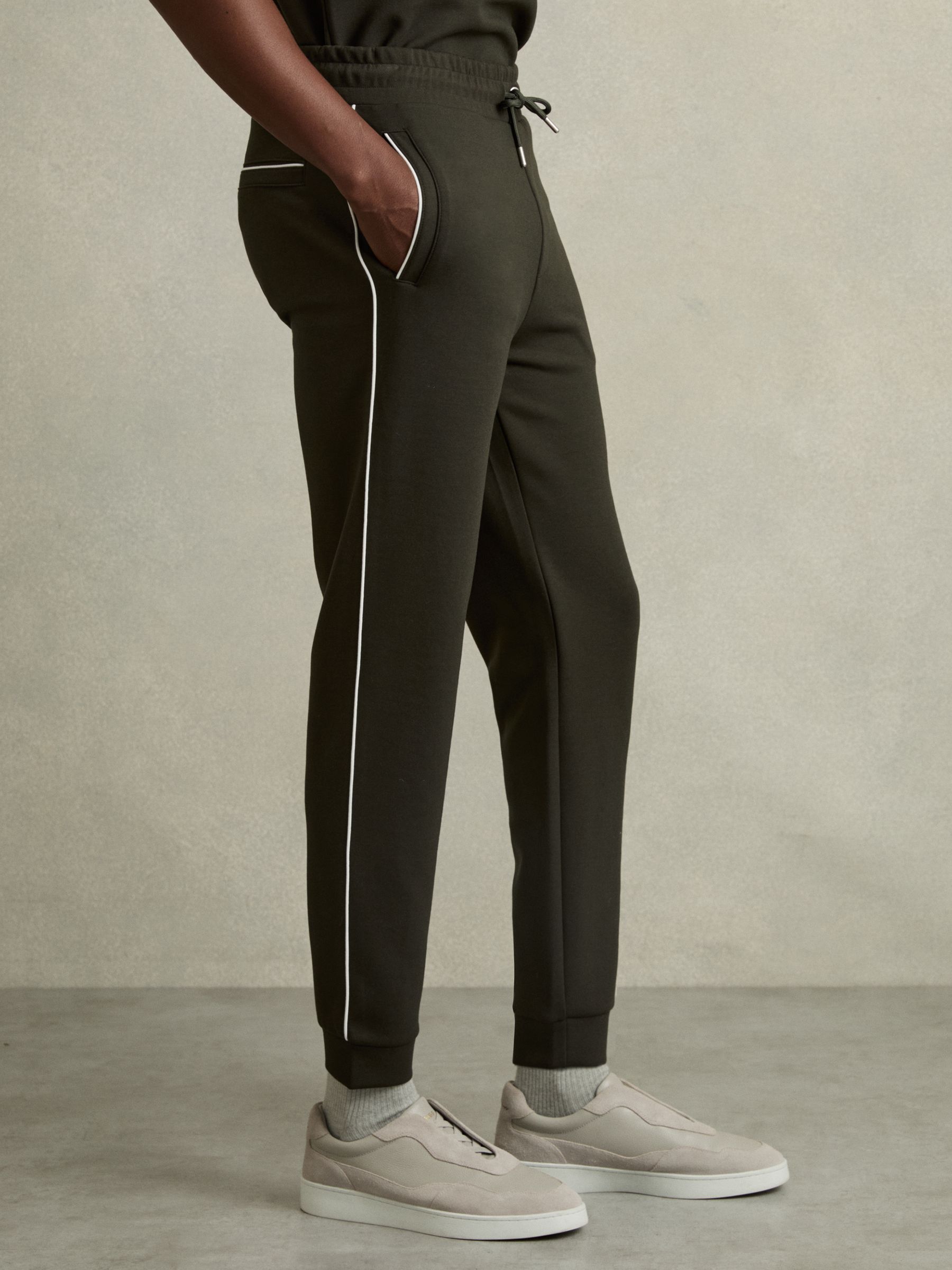 Interlock Piped Drawstring Joggers in Forest Green