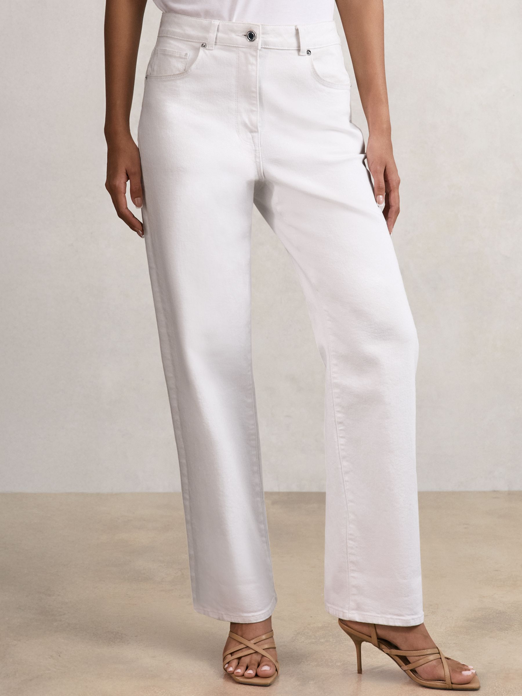 Petite Mid-Rise Straight-Leg Jeans in White