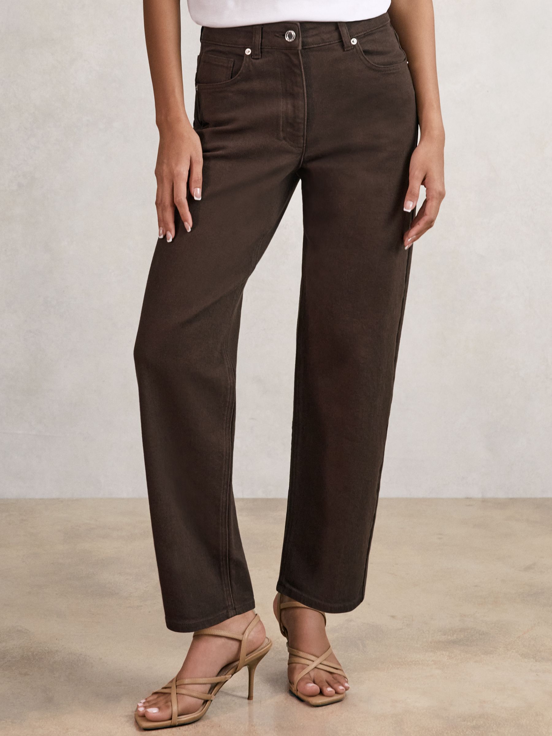 Mid-Rise Straight-Leg Jeans in Chocolate