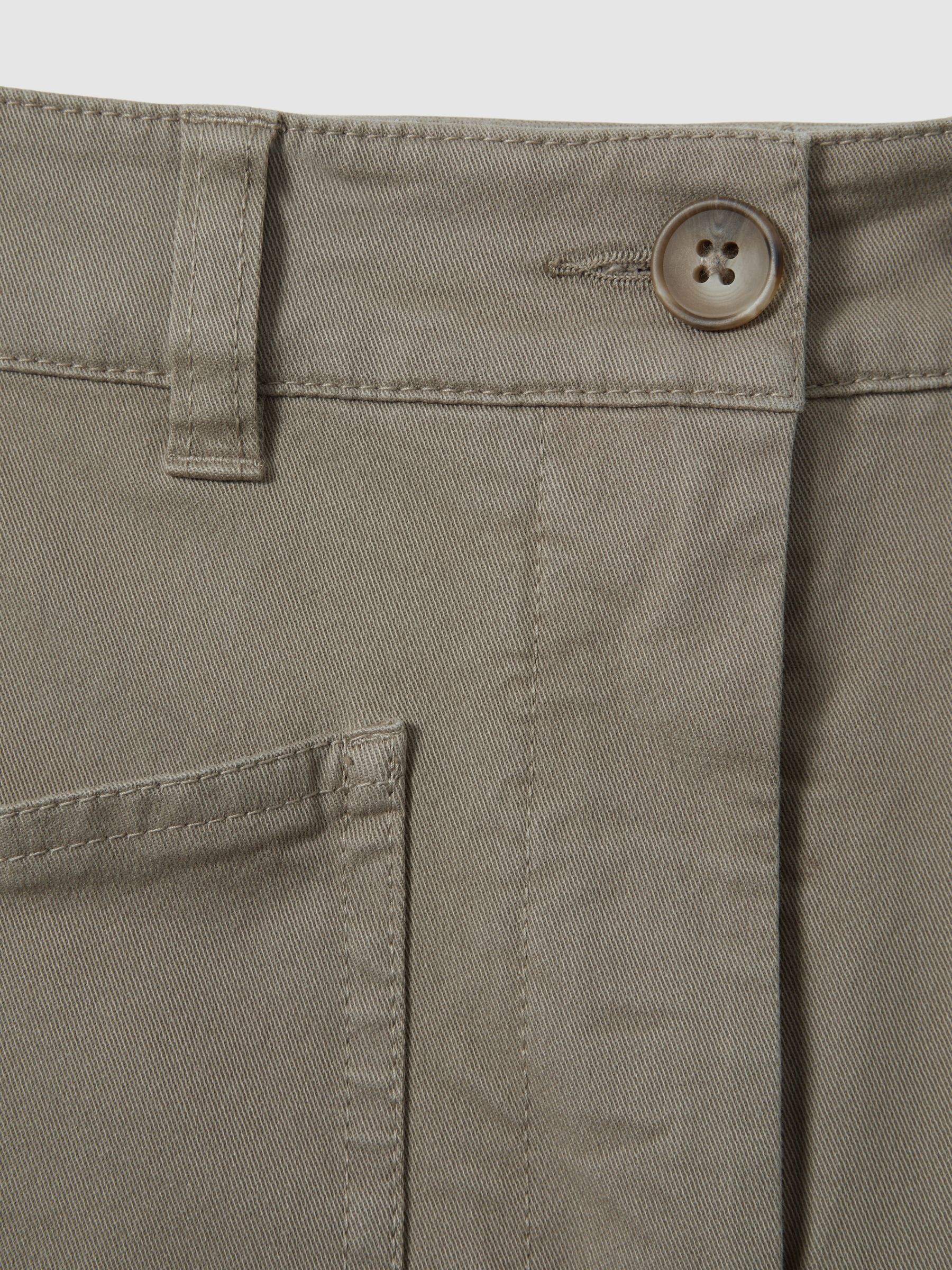 Cotton Blend Barrel Leg Trousers in Olive