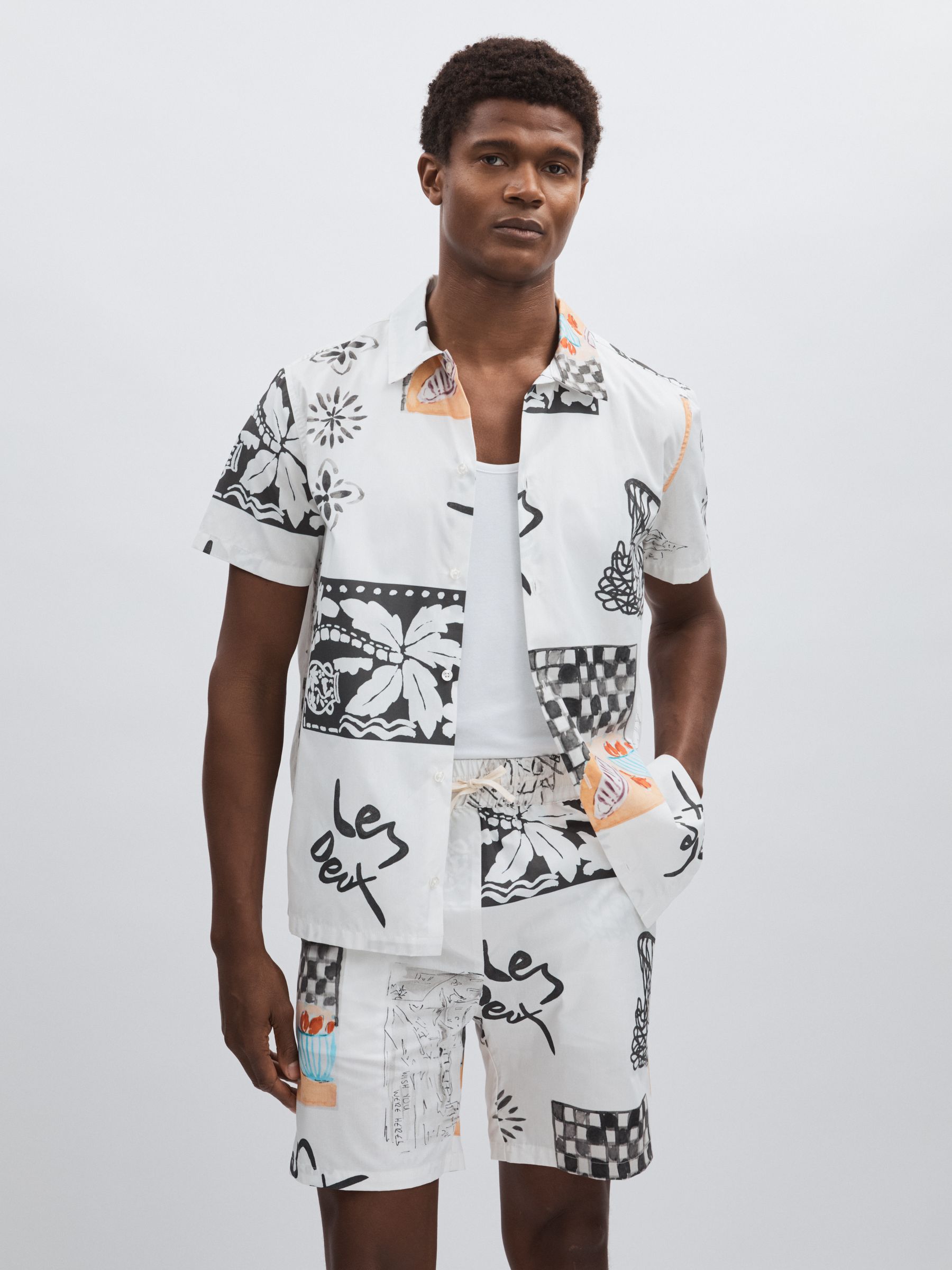 Les Deux Cotton Graphic-Print Shirt in Ivory Print