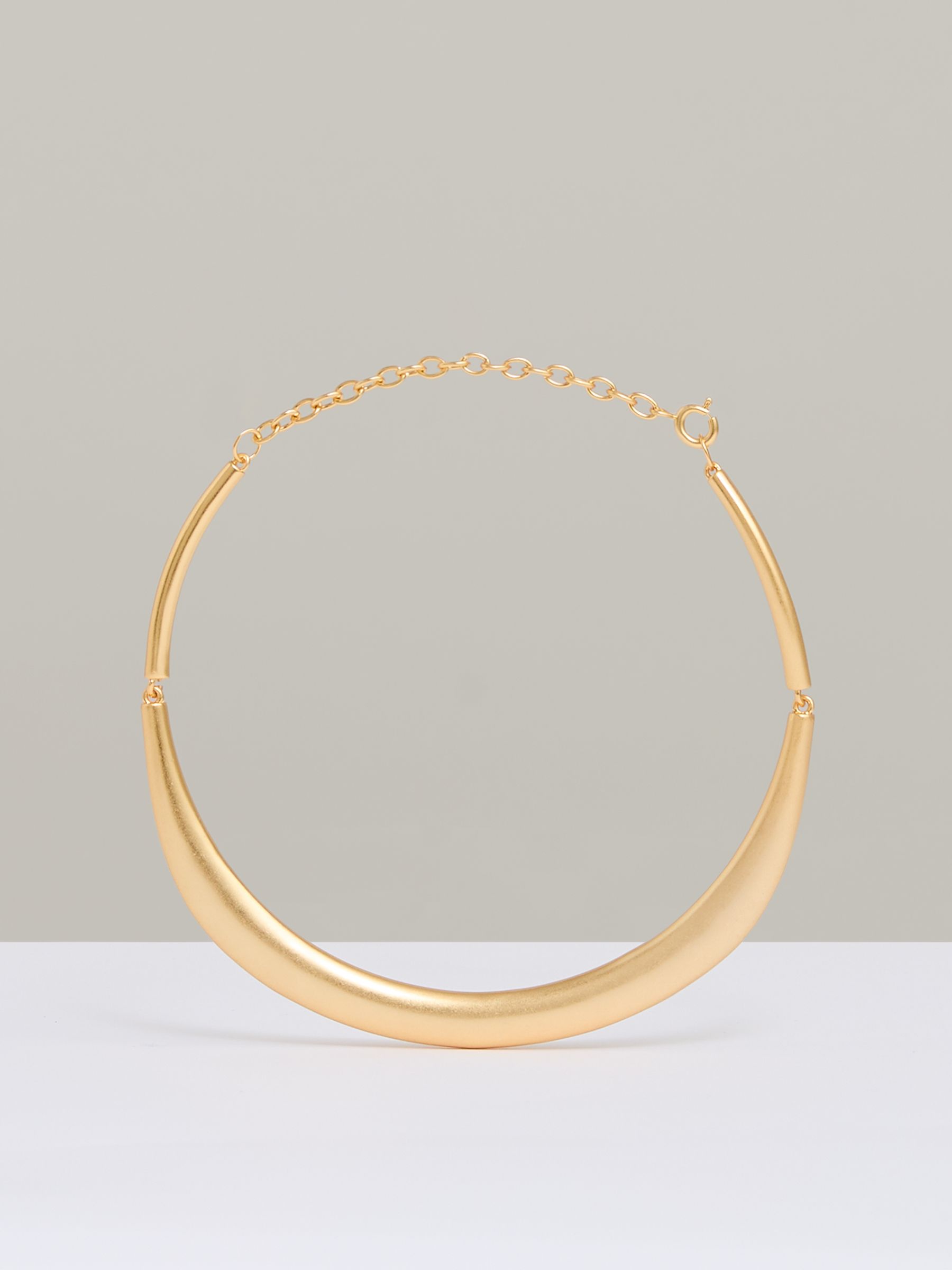 Polished Curve Choker in Gold Tone