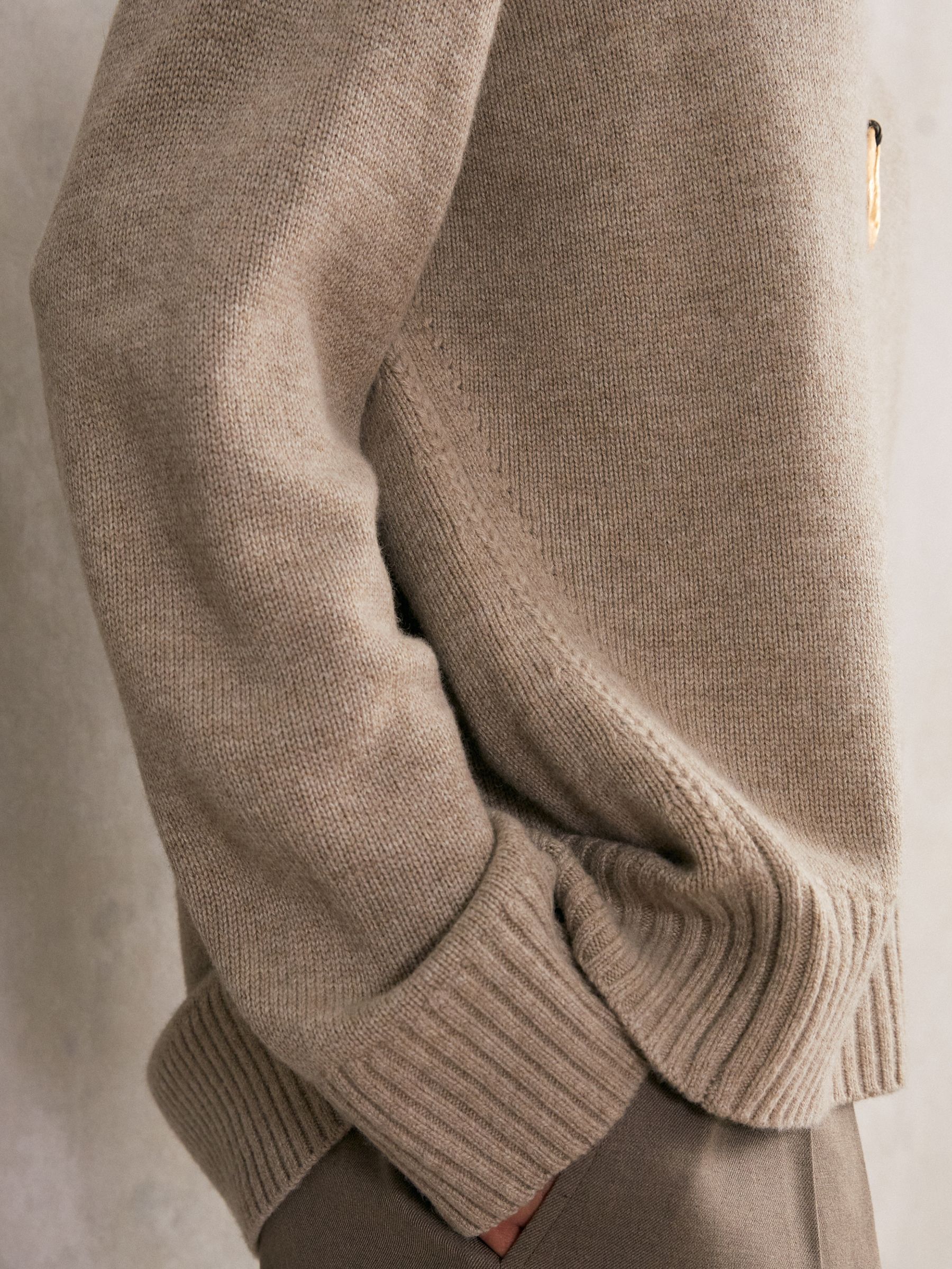 Wool-Cashmere Crew-Neck Jumper in Stone