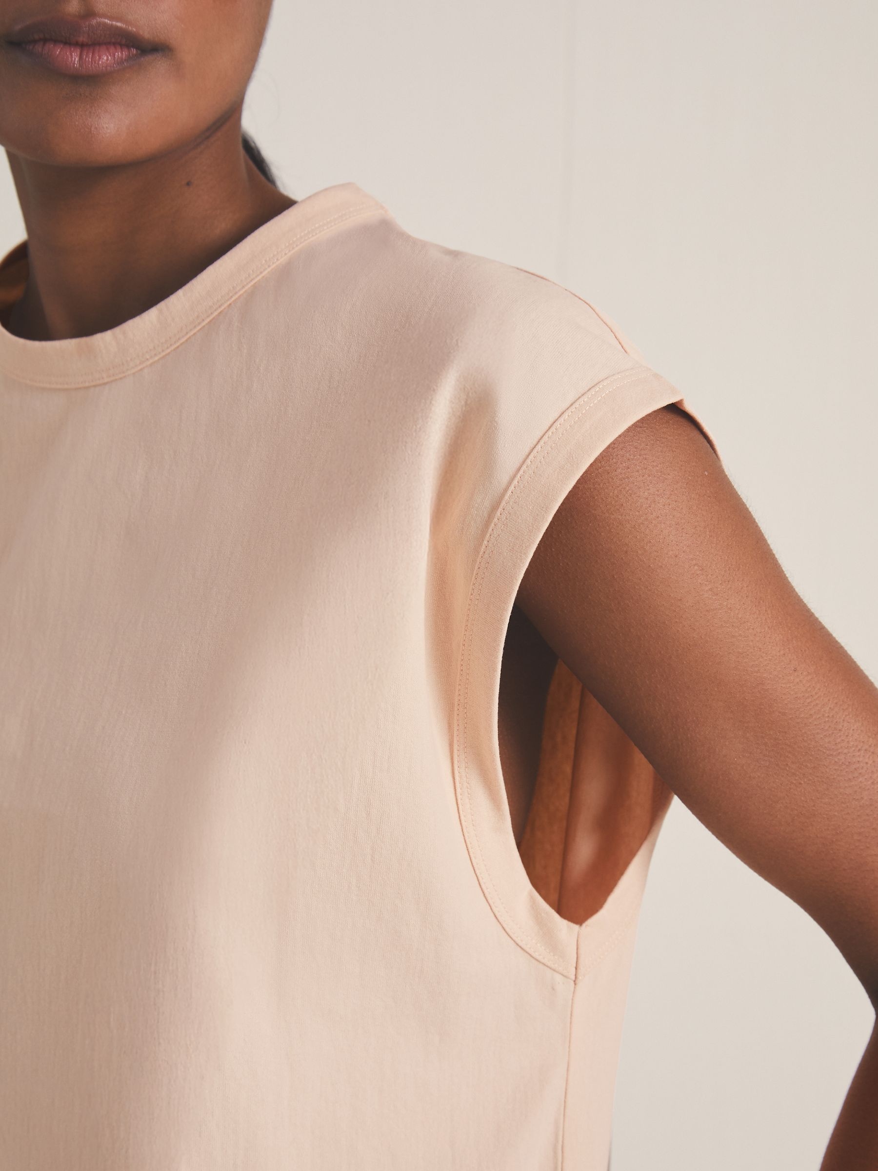 Reiss | Les 100 Ciels Oversize Vest in Peach