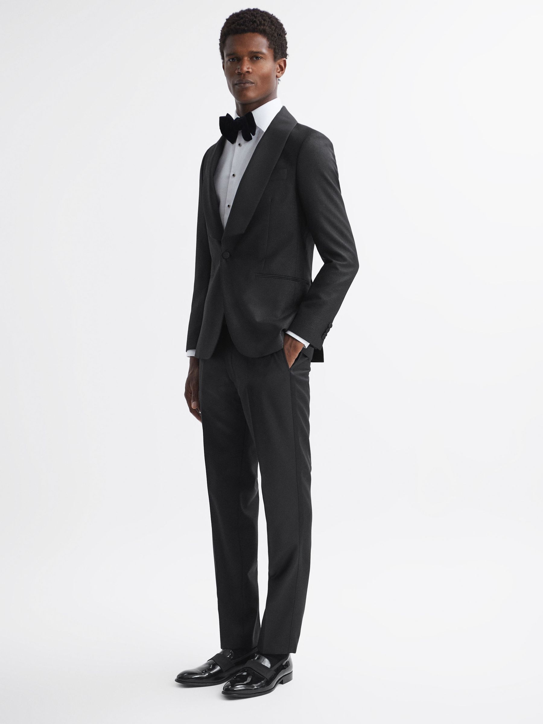 Oscar Jacobson Slim Fit Single Breasted Blazer in Black